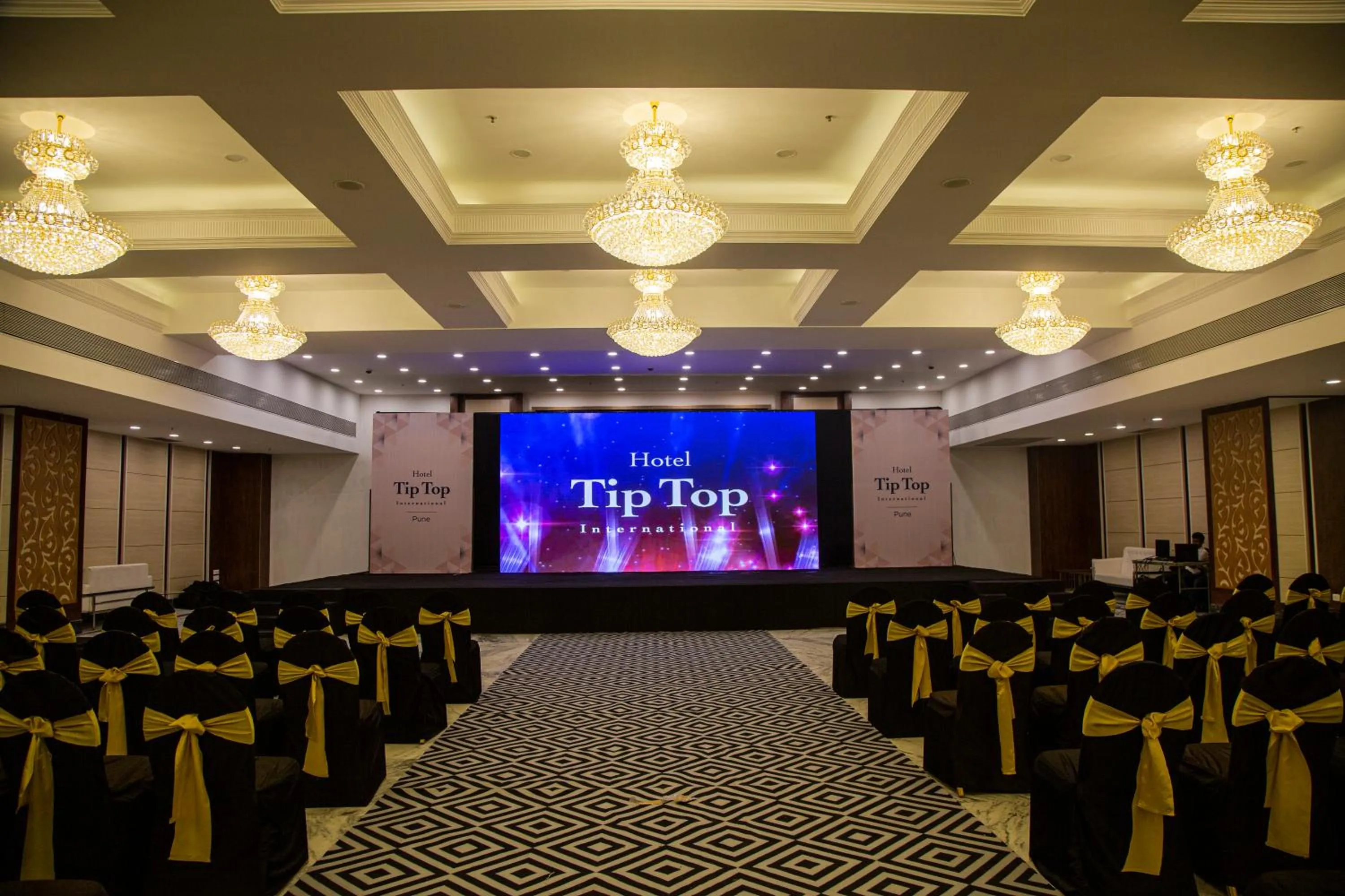 Banquet/Function facilities in Hotel Tip Top International Pune