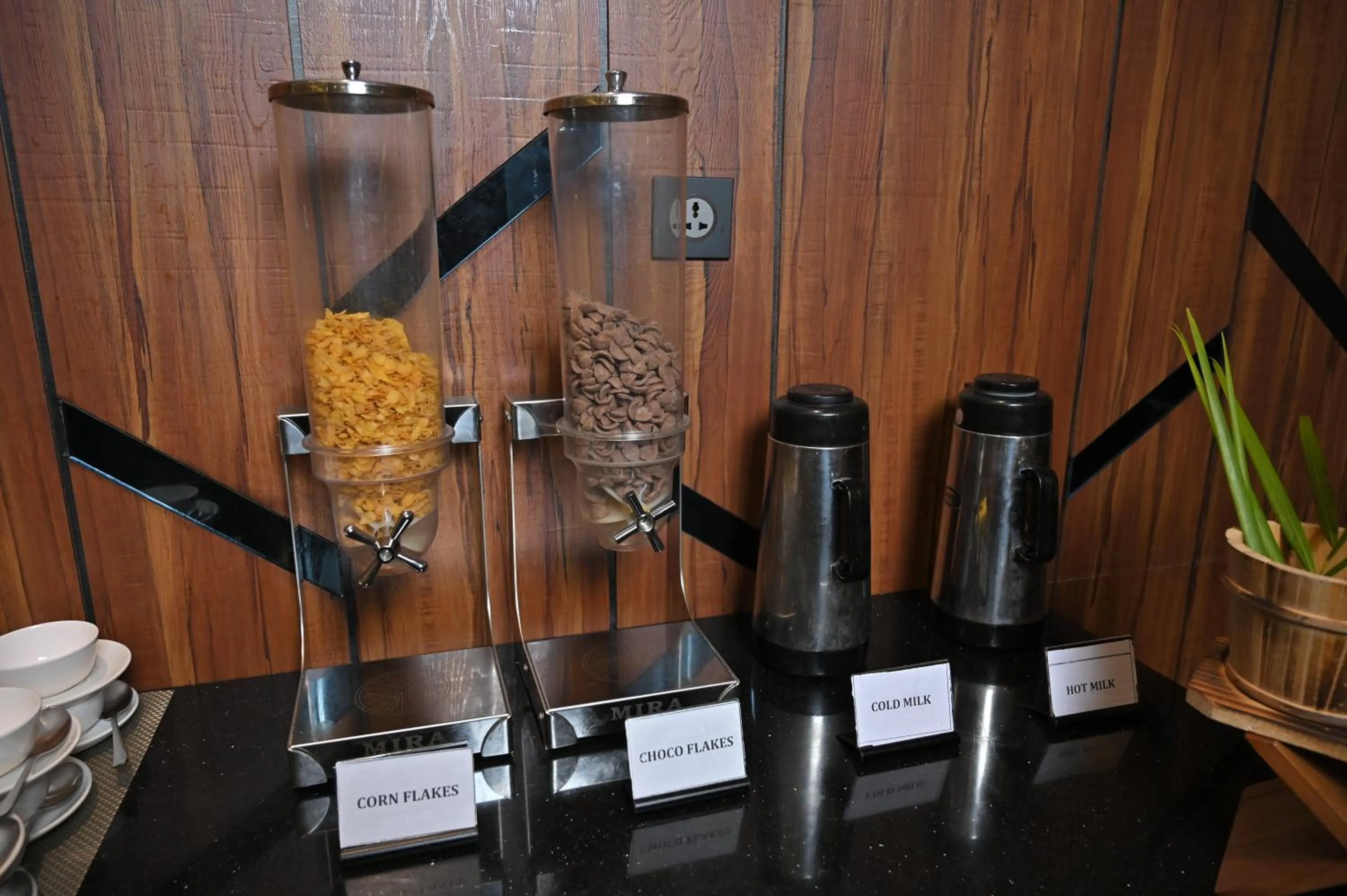 Coffee/tea facilities in Hotel Tip Top International Pune