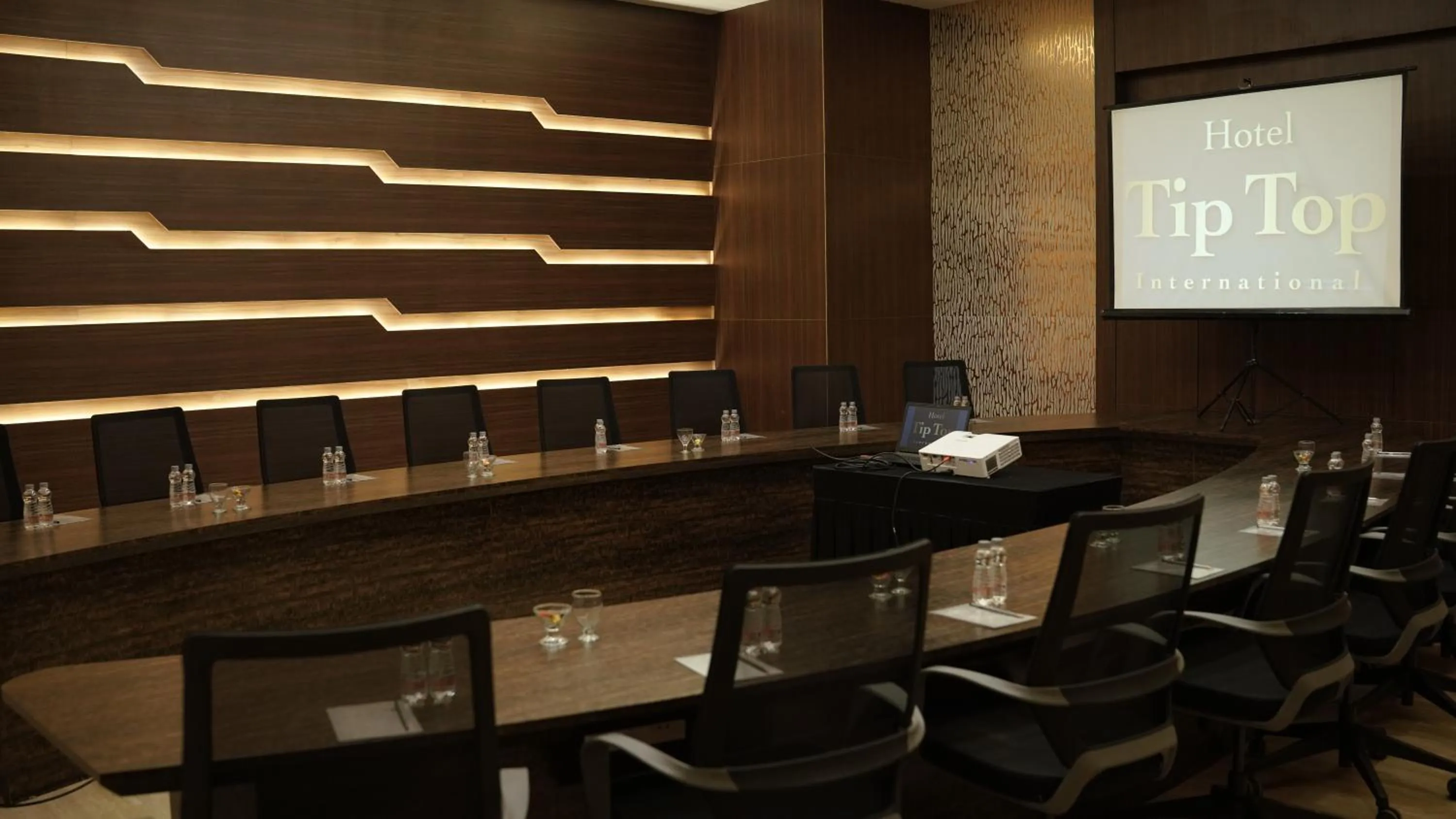 Business facilities in Hotel Tip Top International Pune