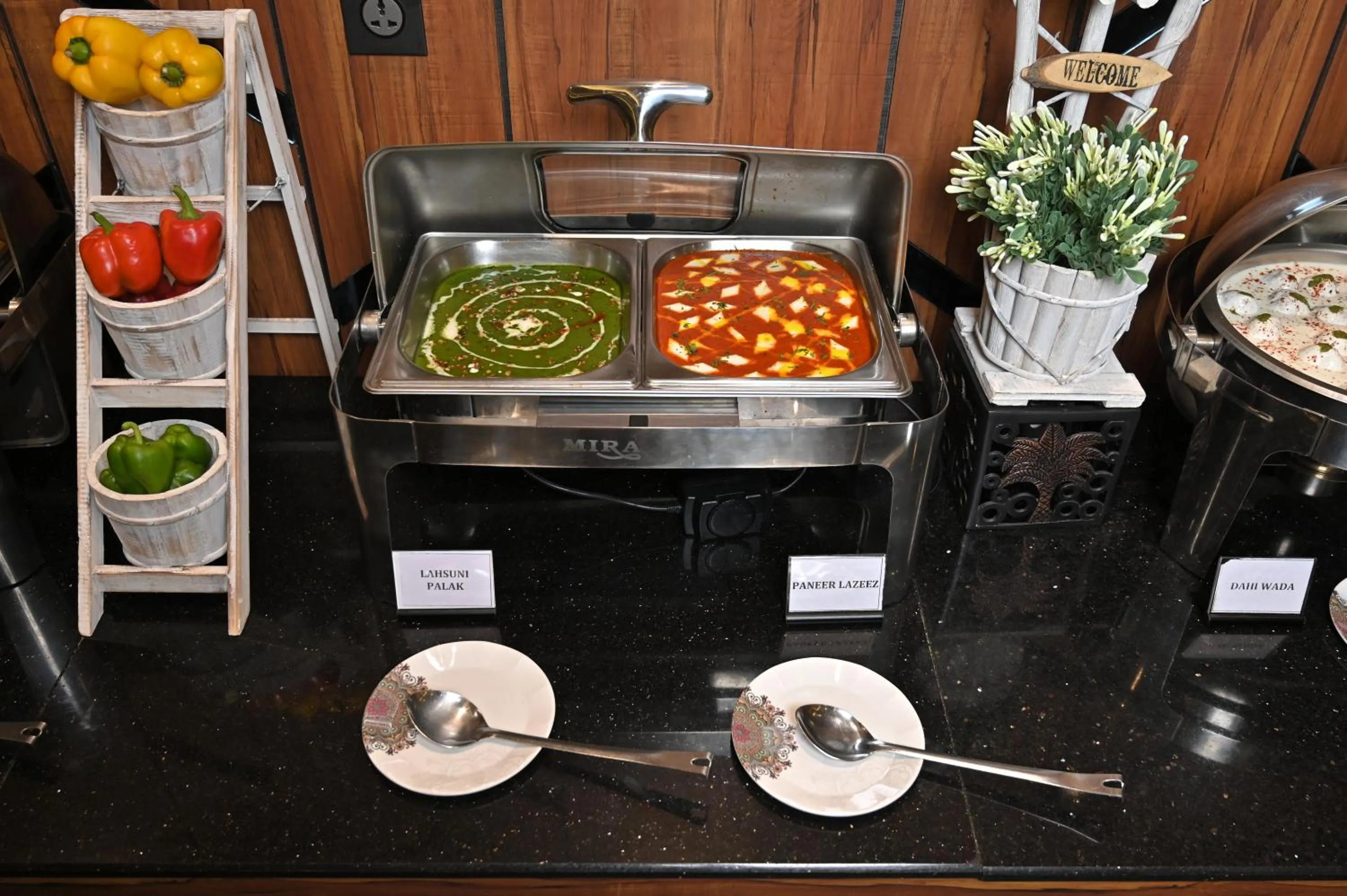 Restaurant/places to eat in Hotel Tip Top International Pune