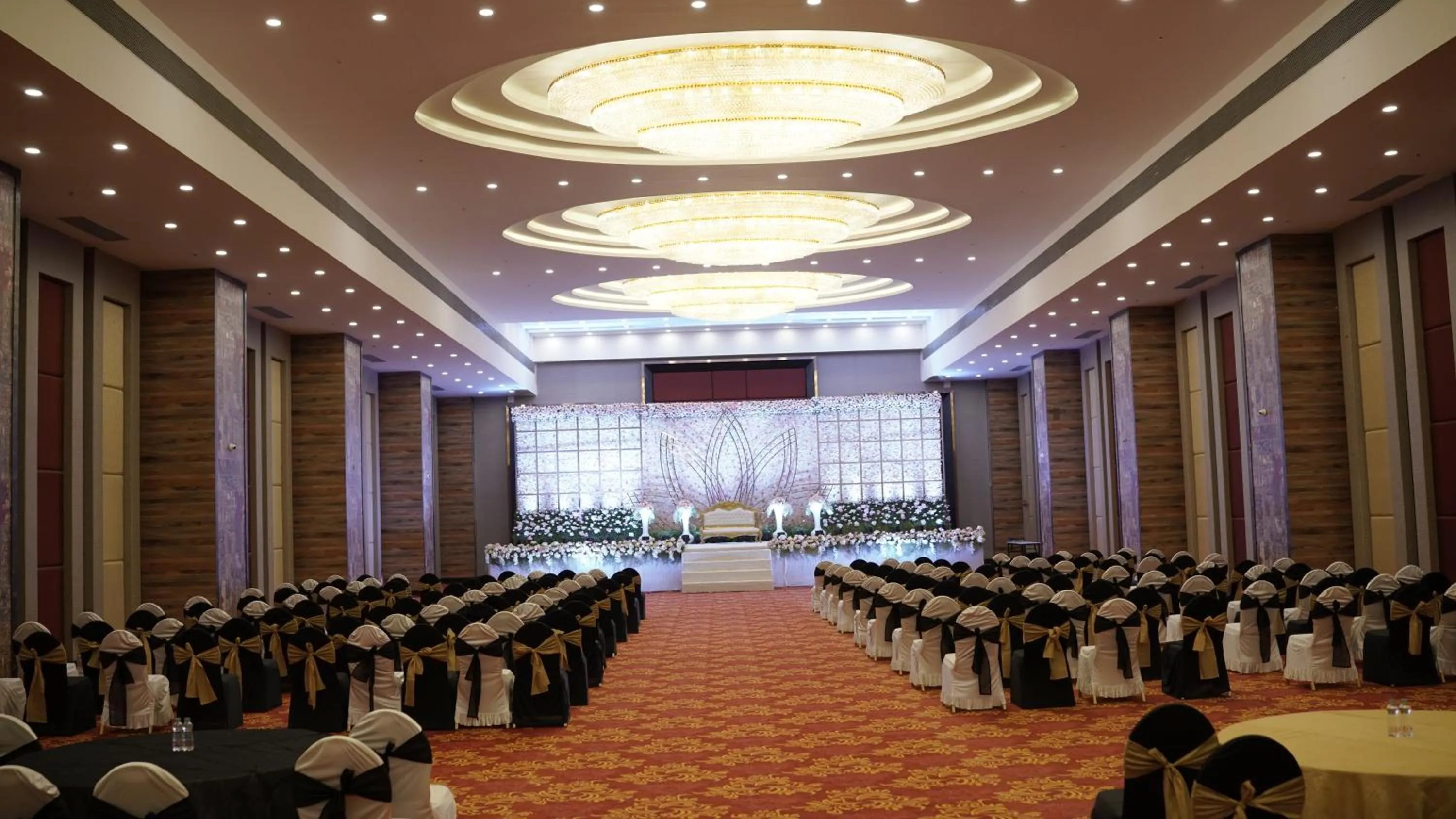 Business facilities in Hotel Tip Top International Pune