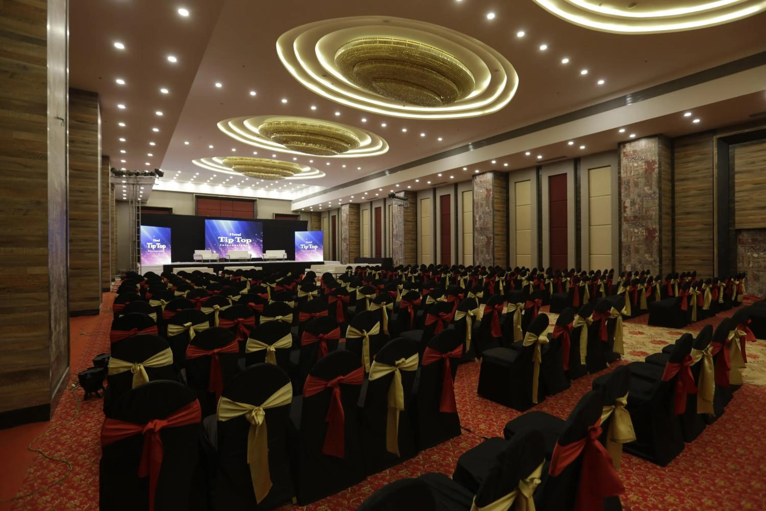 Banquet/Function facilities in Hotel Tip Top International Pune