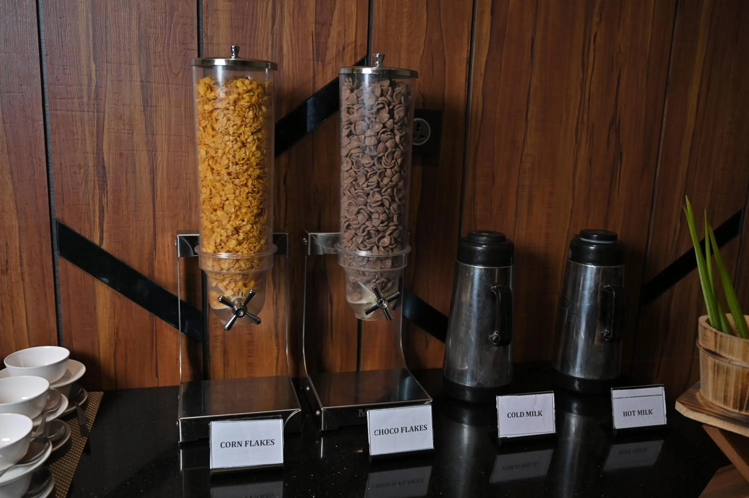 Coffee/tea facilities in Hotel Tip Top International Pune