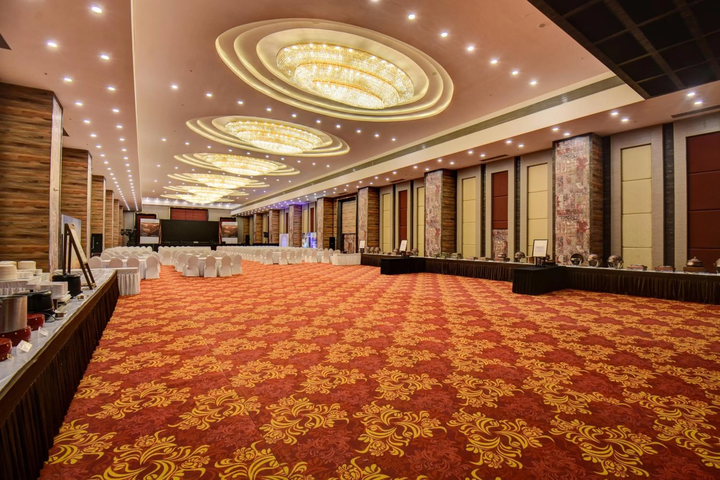 Banquet/Function facilities in Hotel Tip Top International Pune