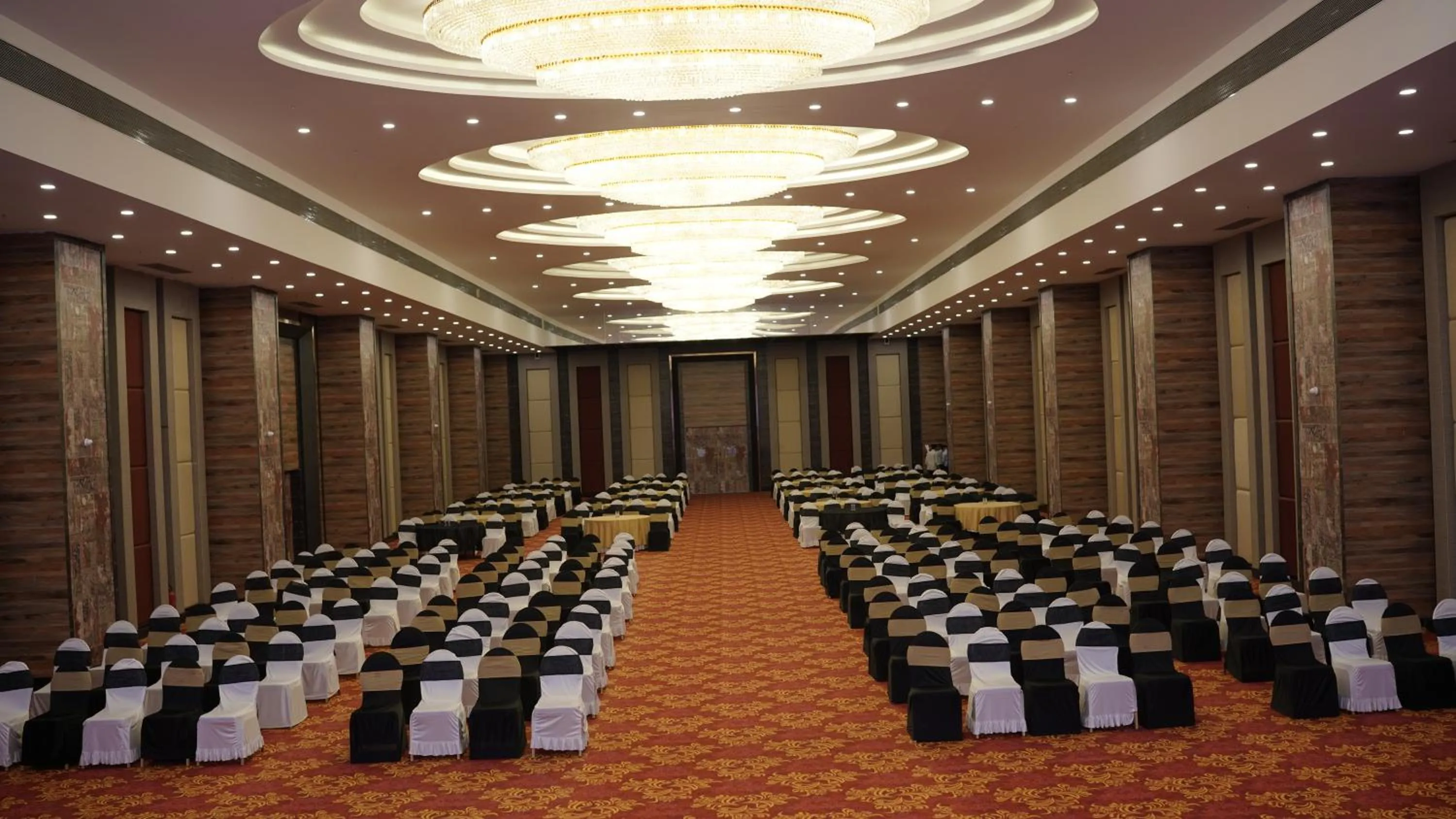 Business facilities in Hotel Tip Top International Pune