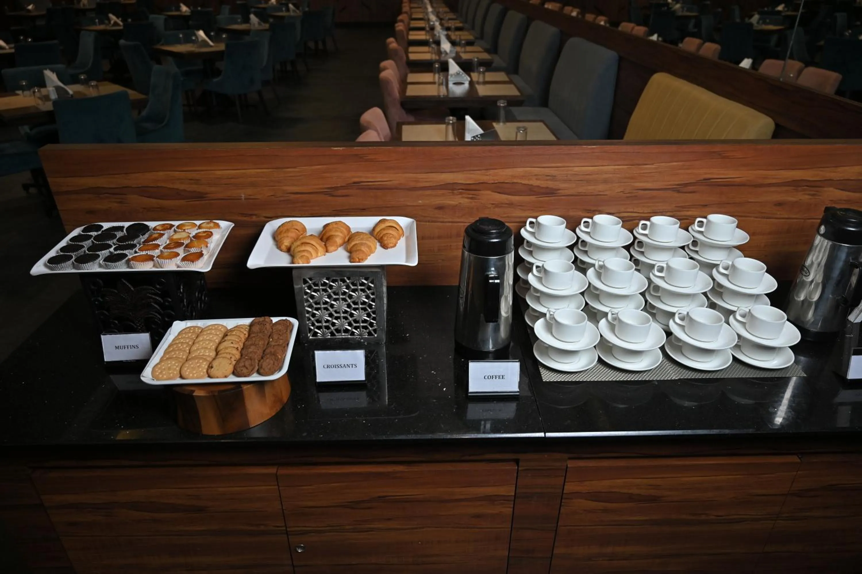 Restaurant/places to eat in Hotel Tip Top International Pune