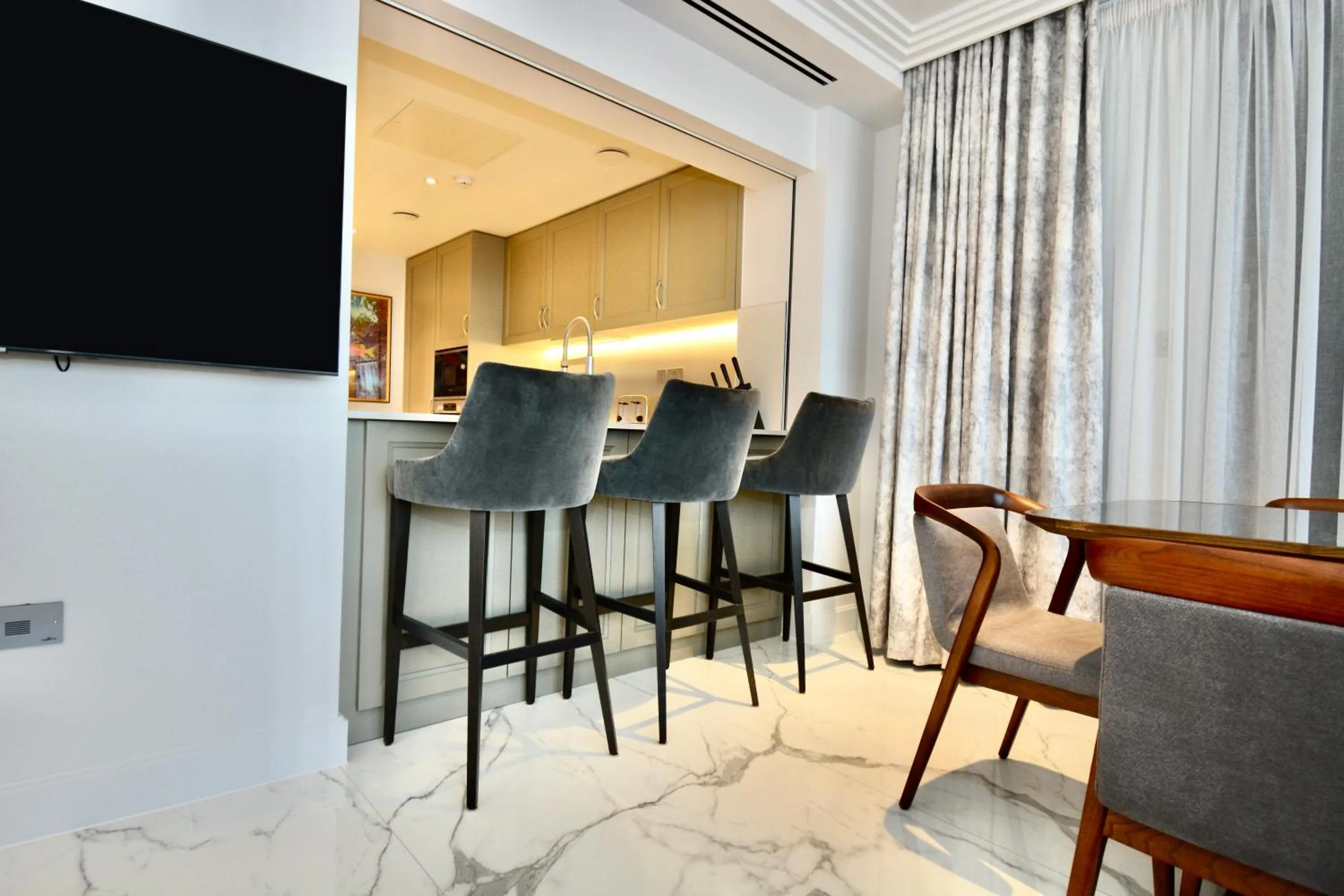 TV and multimedia in Sanctum Regent's Park