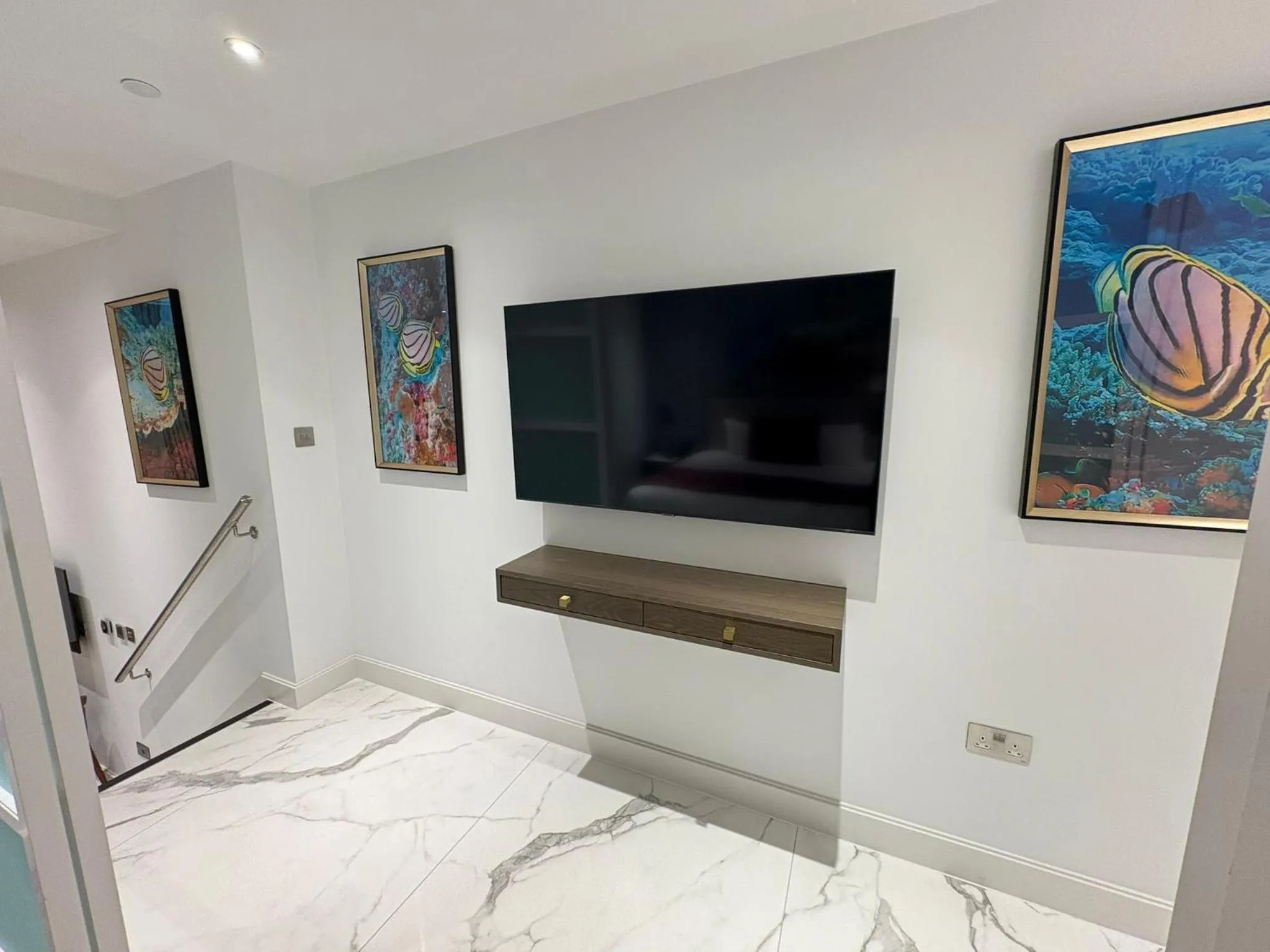 TV and multimedia in Sanctum Regent's Park