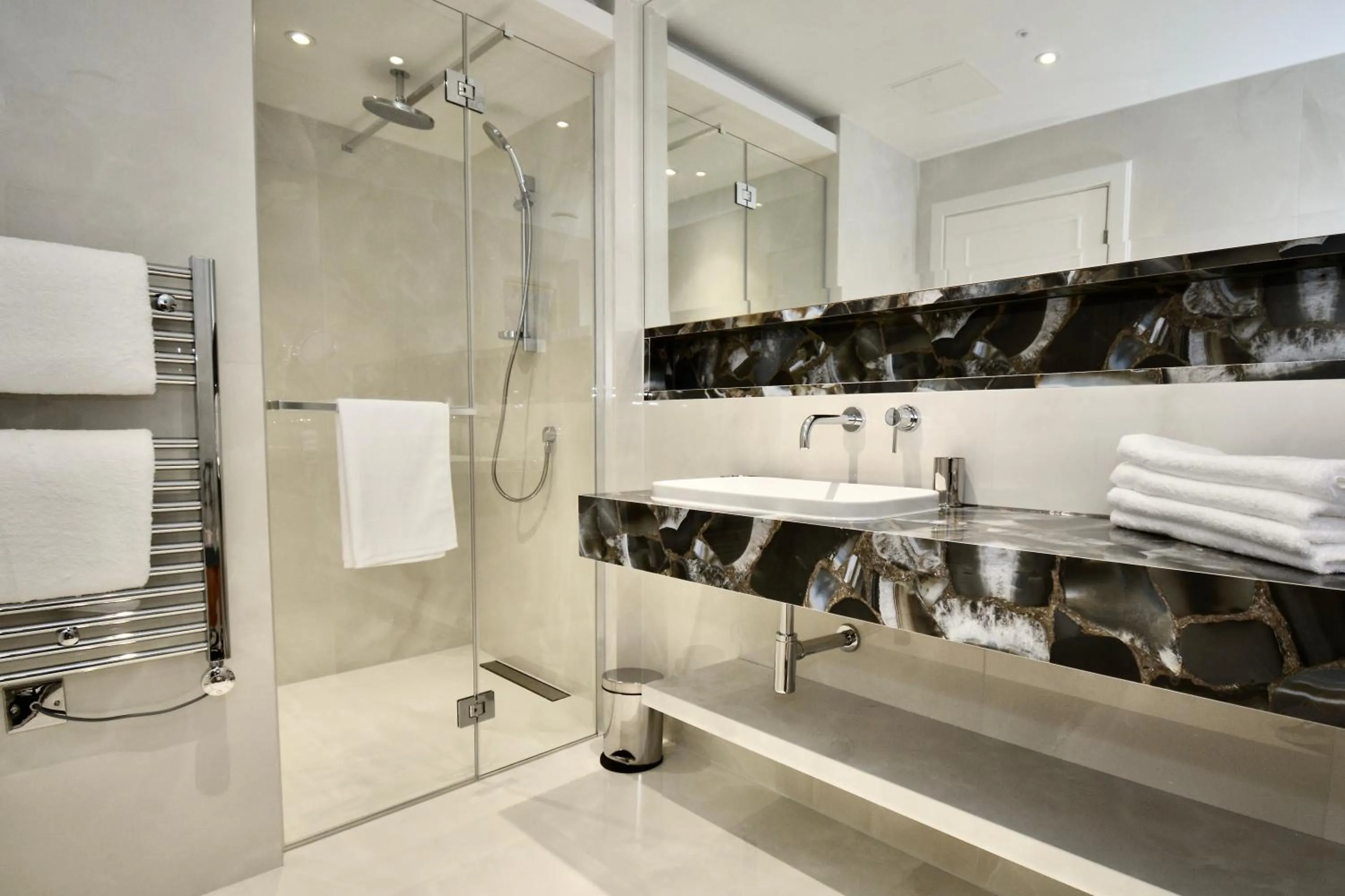 Shower in Sanctum Regent's Park