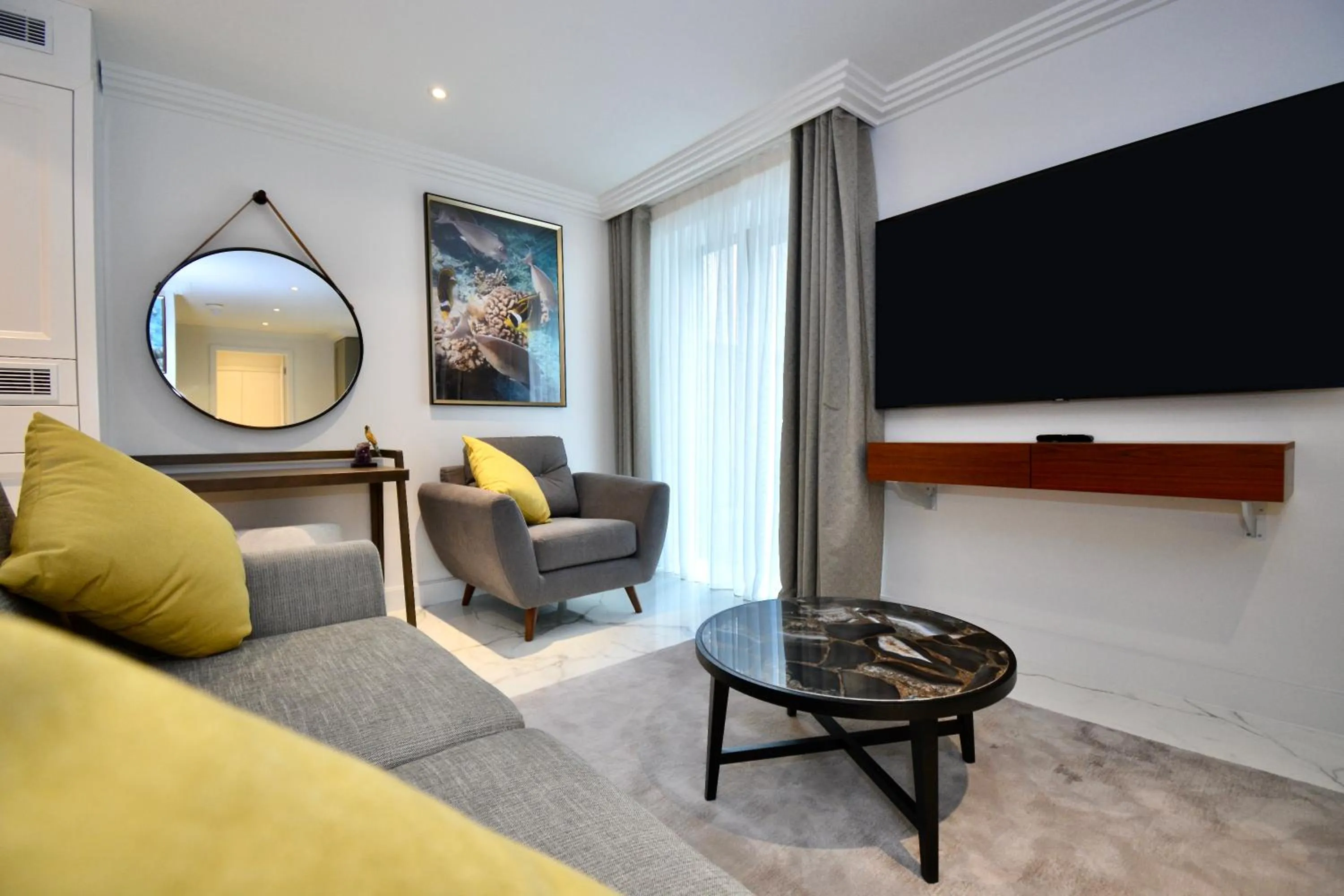 TV and multimedia in Sanctum Regent's Park