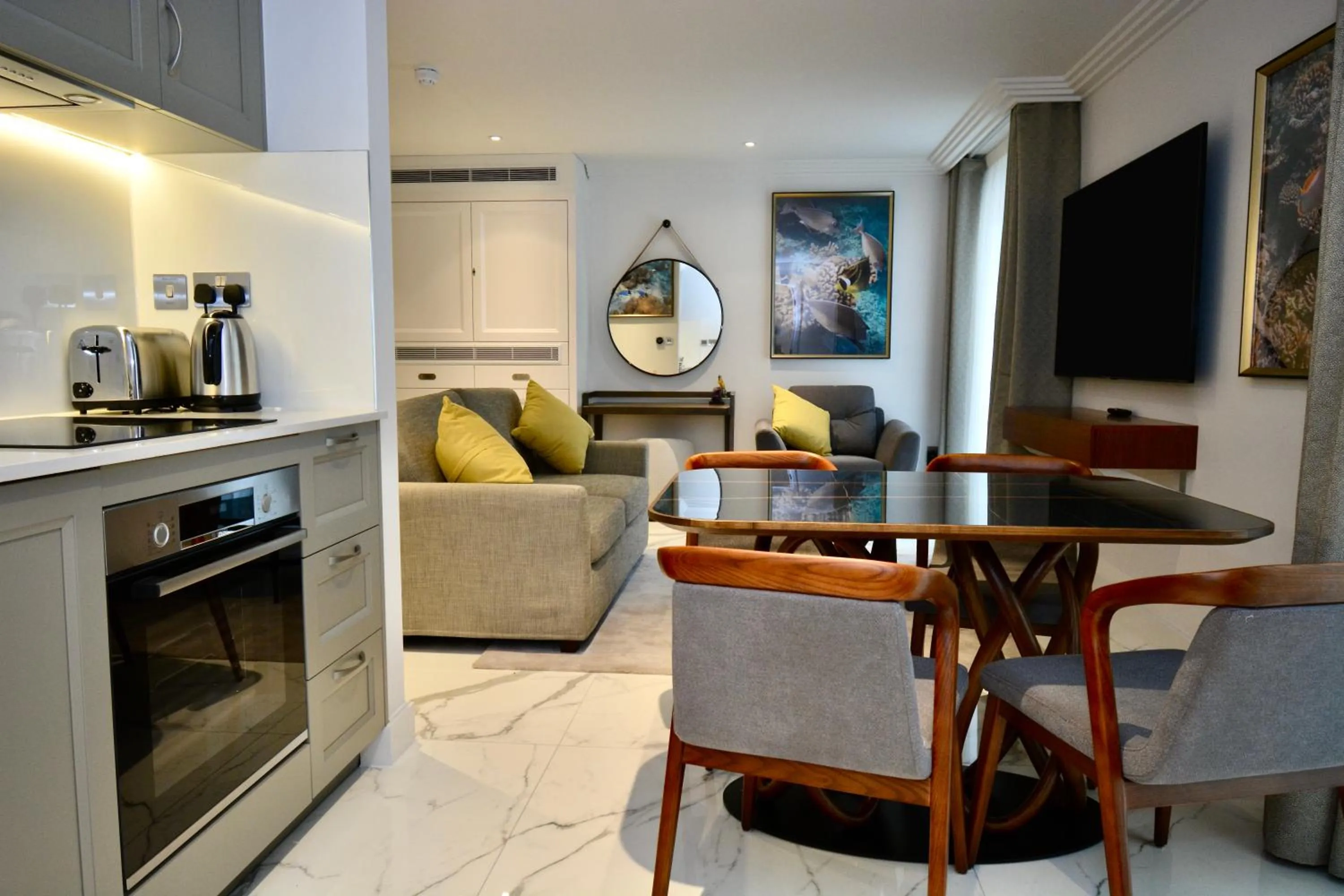 TV and multimedia in Sanctum Regent's Park