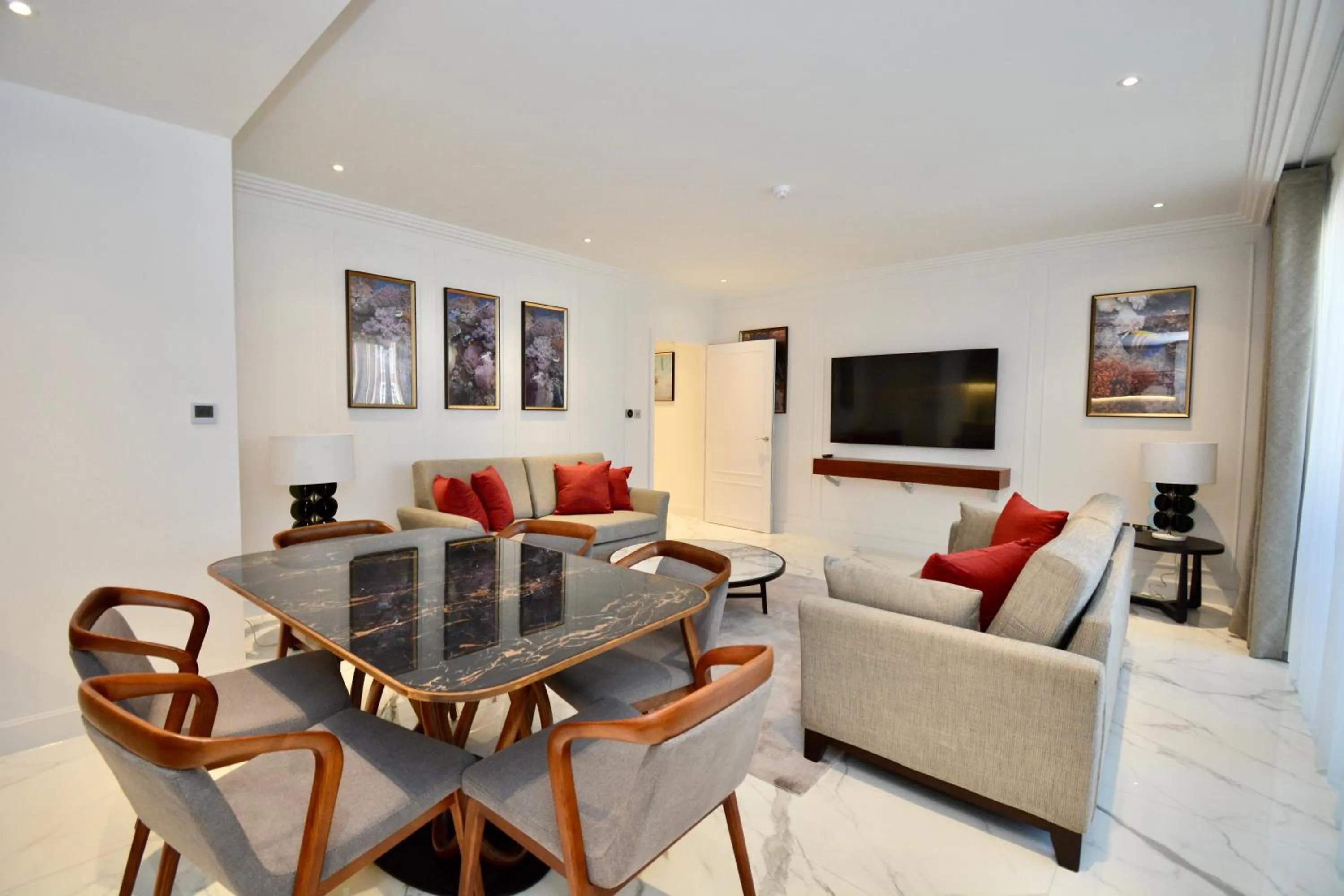 TV and multimedia in Sanctum Regent's Park