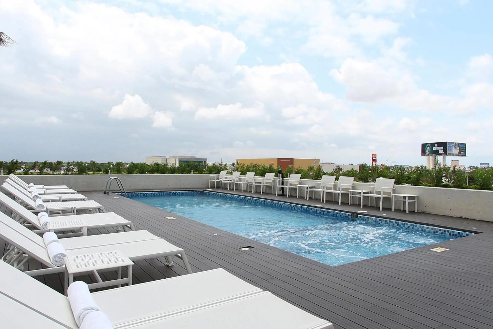 Swimming pool in Fiesta Inn Merida