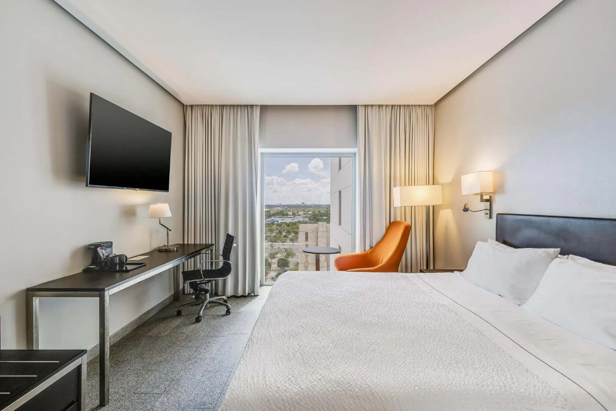 Bedroom, Bed in Fiesta Inn Merida