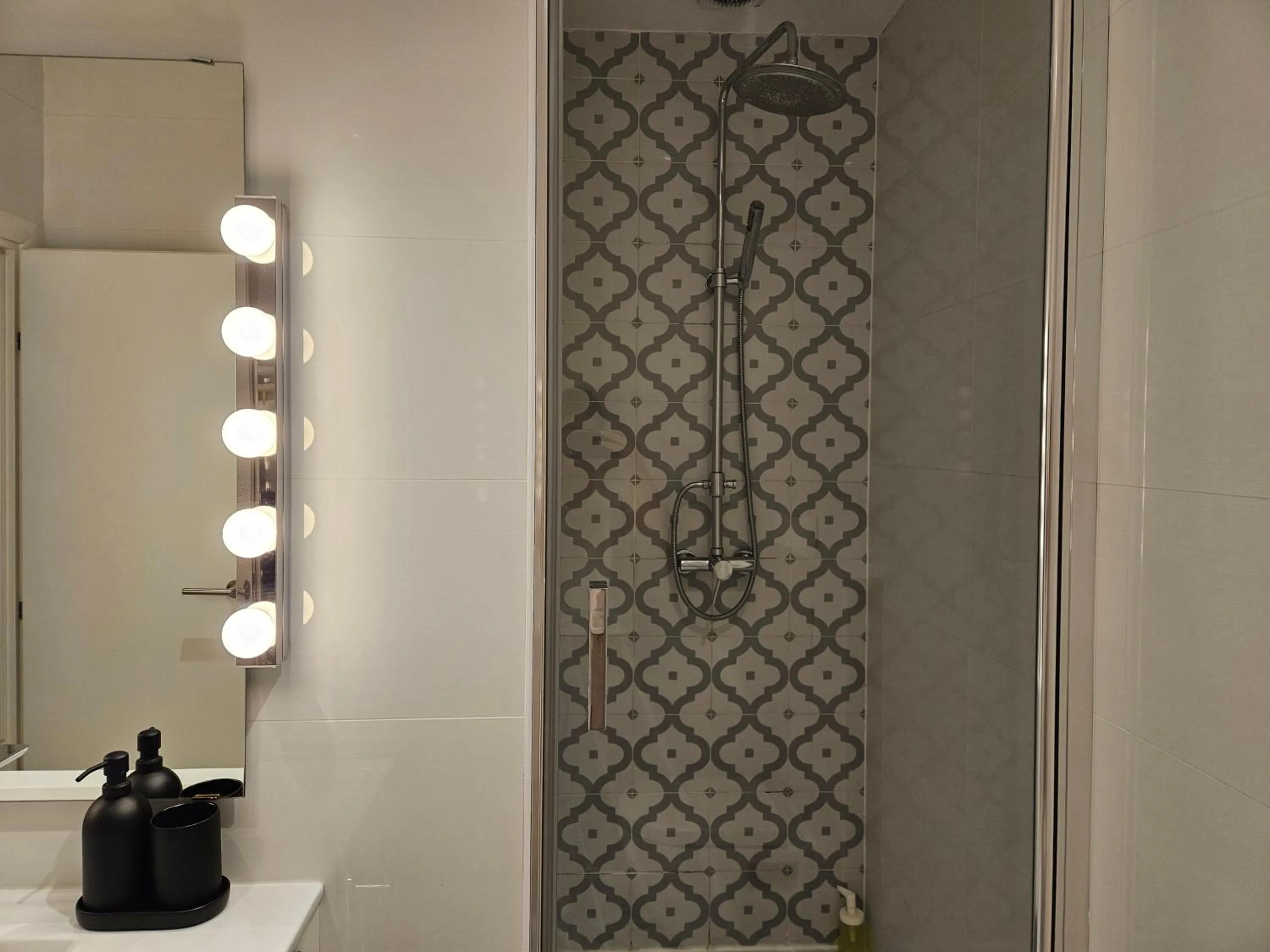 Shower in Exclusive Kaptol Apartment