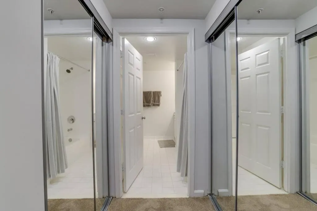 Sensational 1 Bedroom Condo At Ballston place With Gym