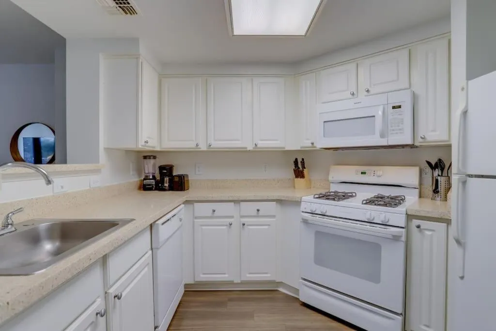 Sensational 1 Bedroom Condo At Ballston place With Gym