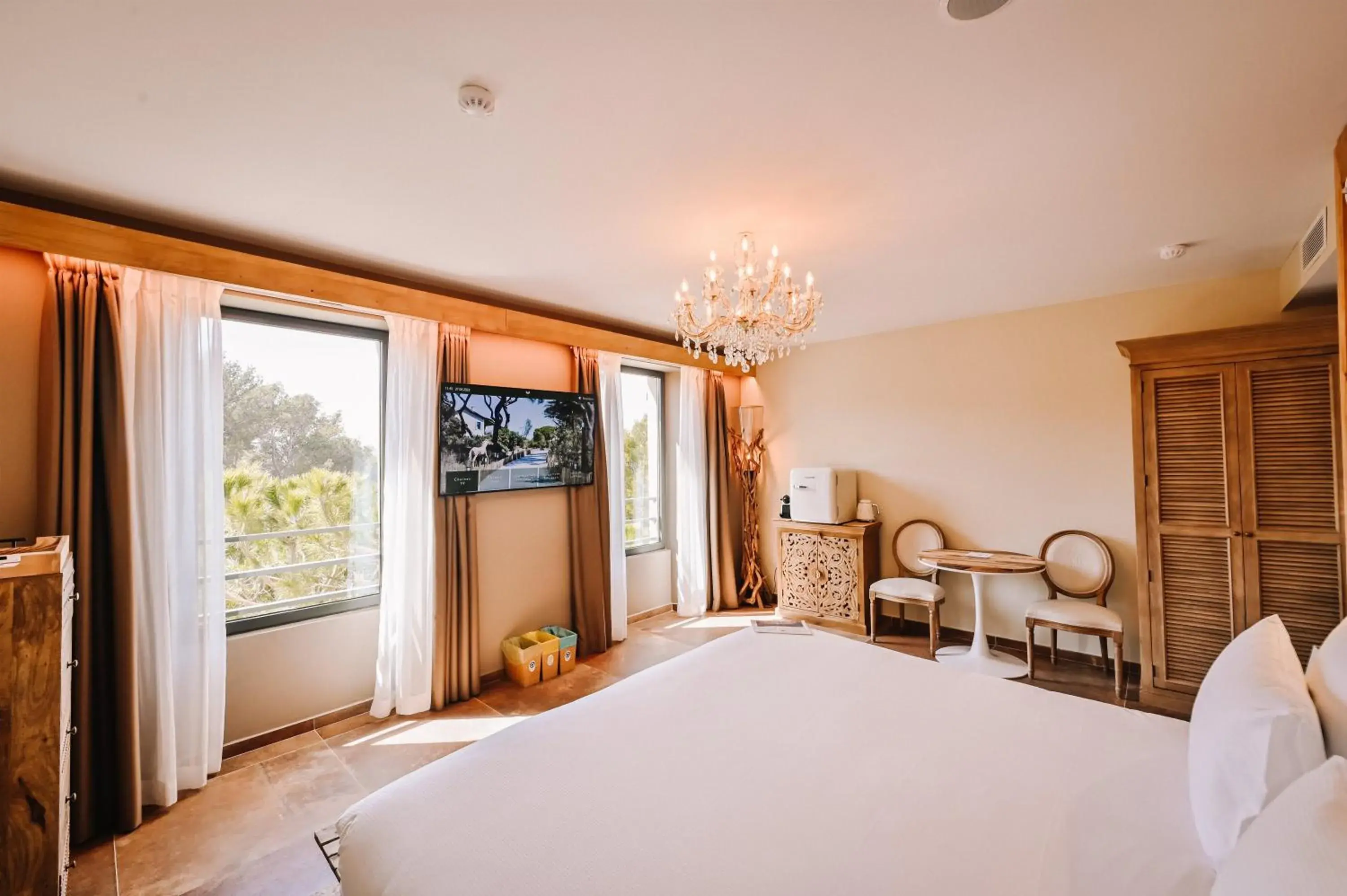 King Room in Le Hameau Des Pesquiers Ecolodge & Spa, Curio Collection By Hilton King Room in Le Hameau Des Pesquiers Ecolodge & Spa, Curio Collection By Hilton