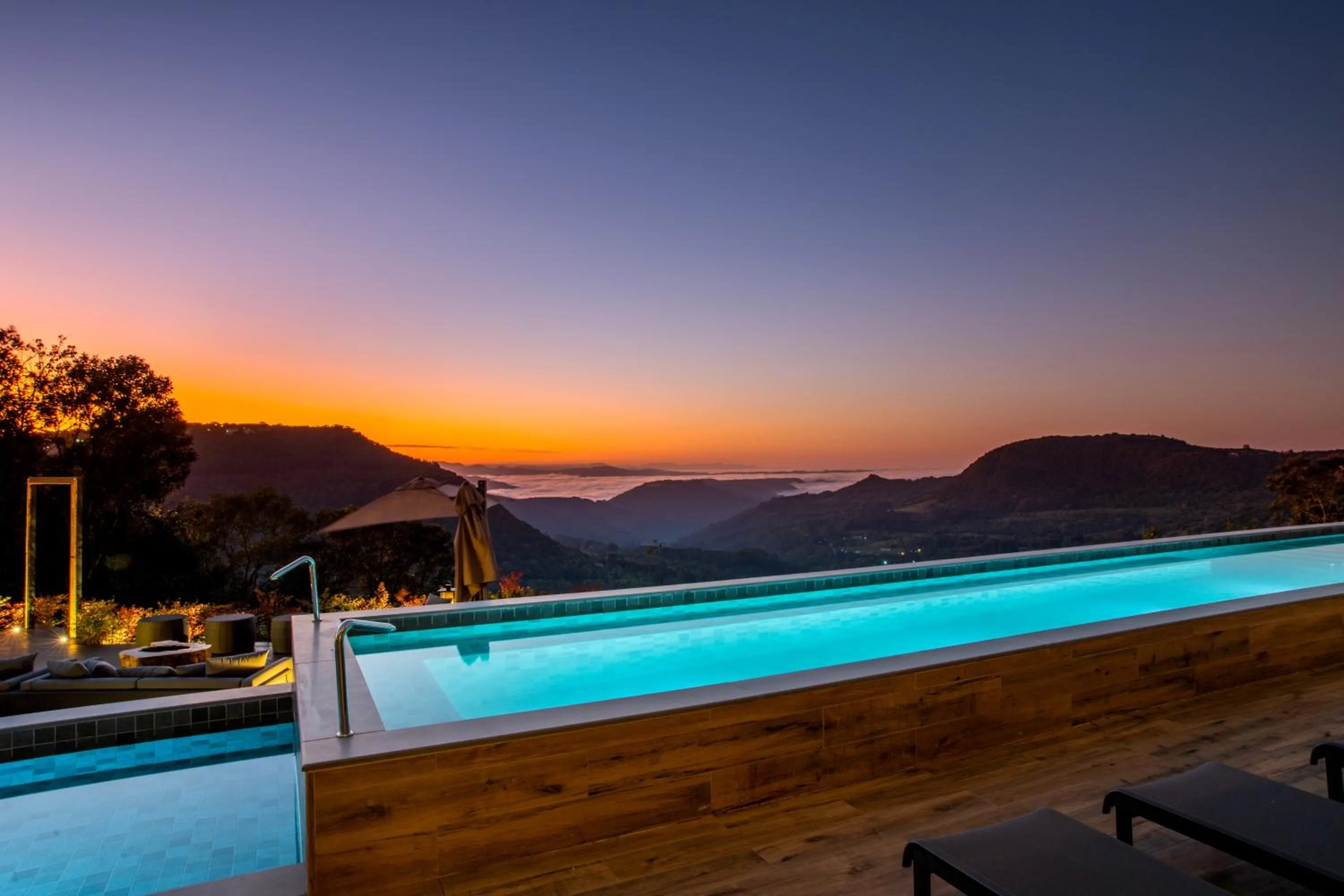 Swimming pool in Chateau Laghetto Collection Oficial