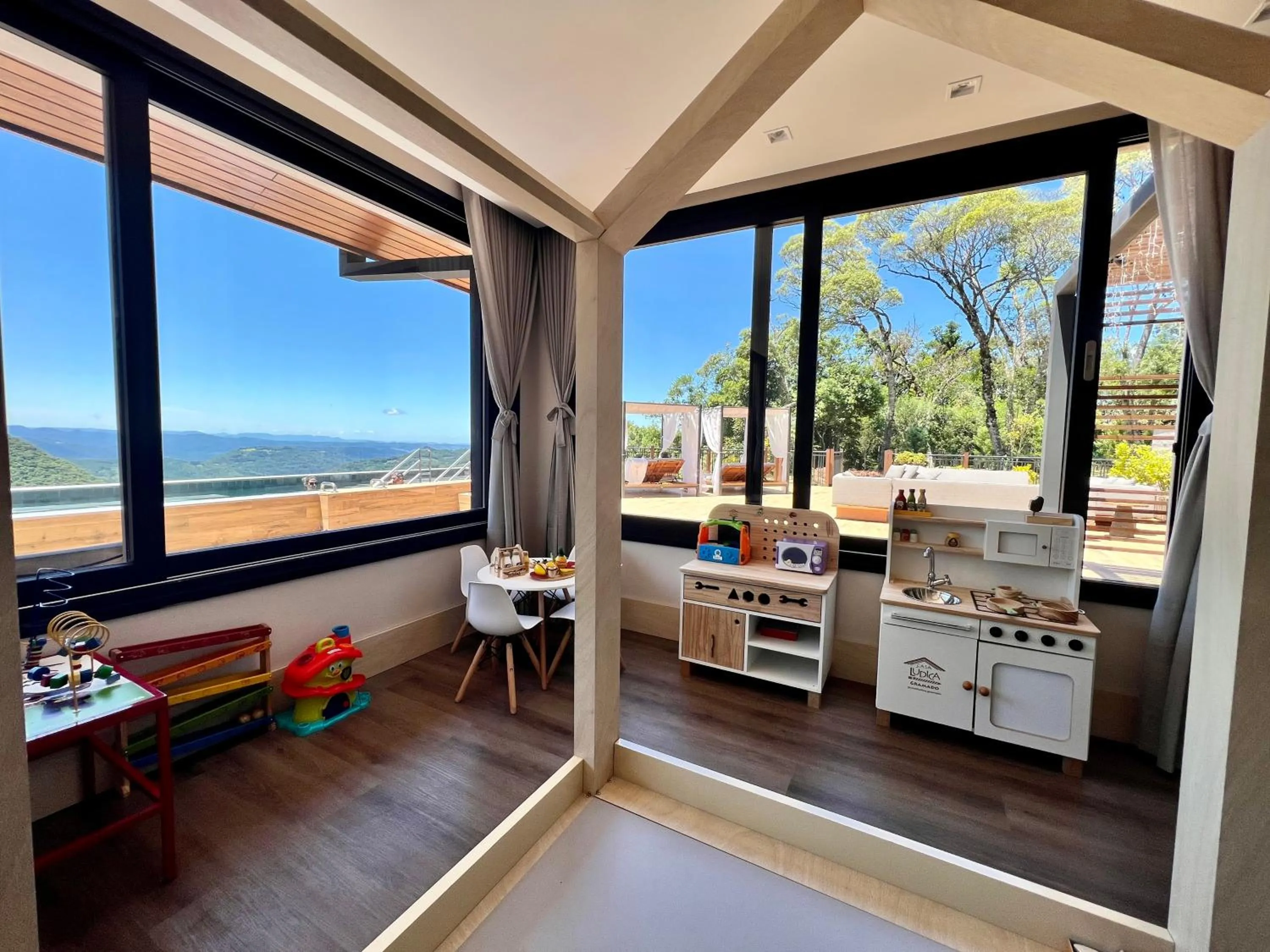 Kids's club in Chateau Laghetto Collection Oficial