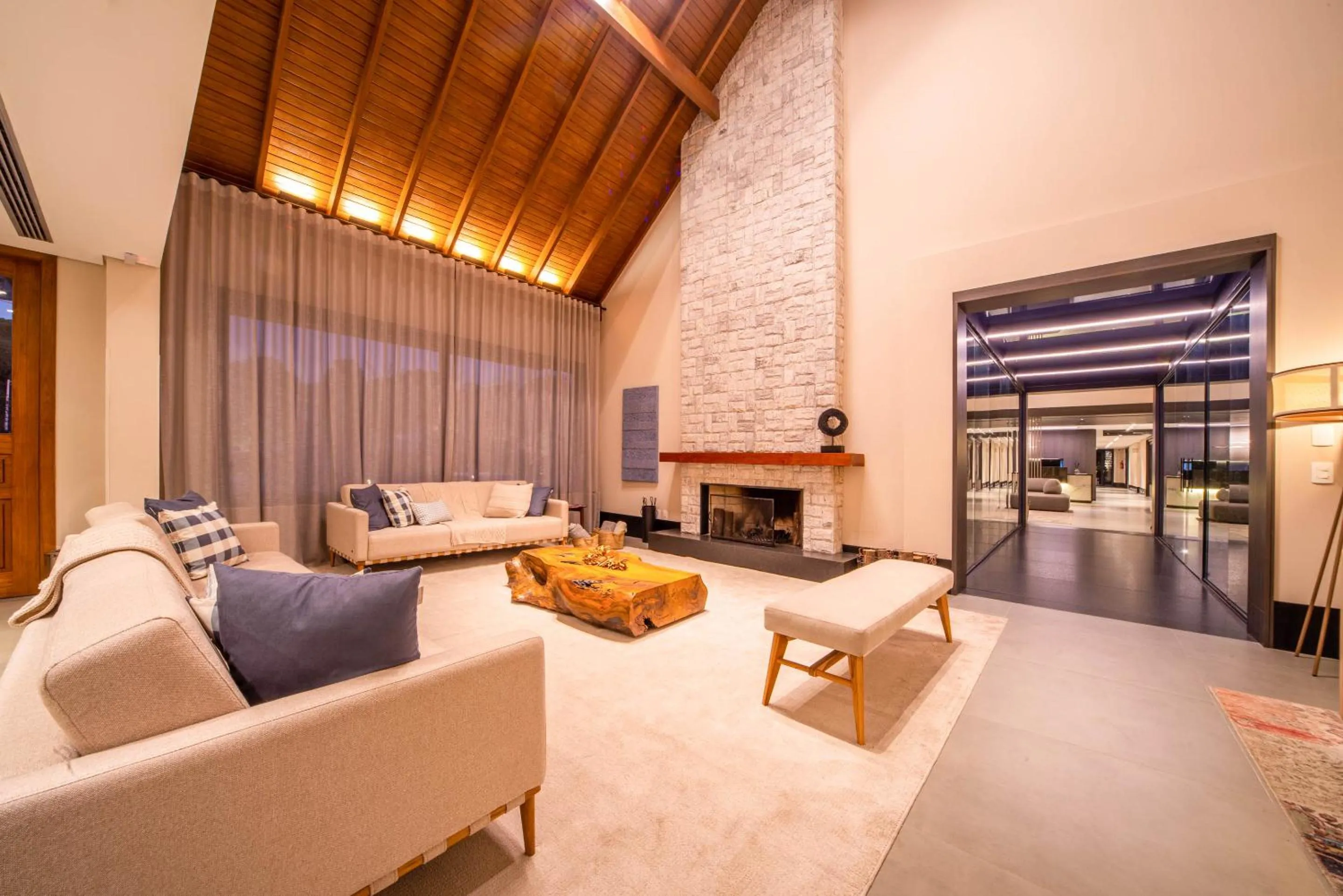 Communal lounge/ TV room in Chateau Laghetto Collection Oficial