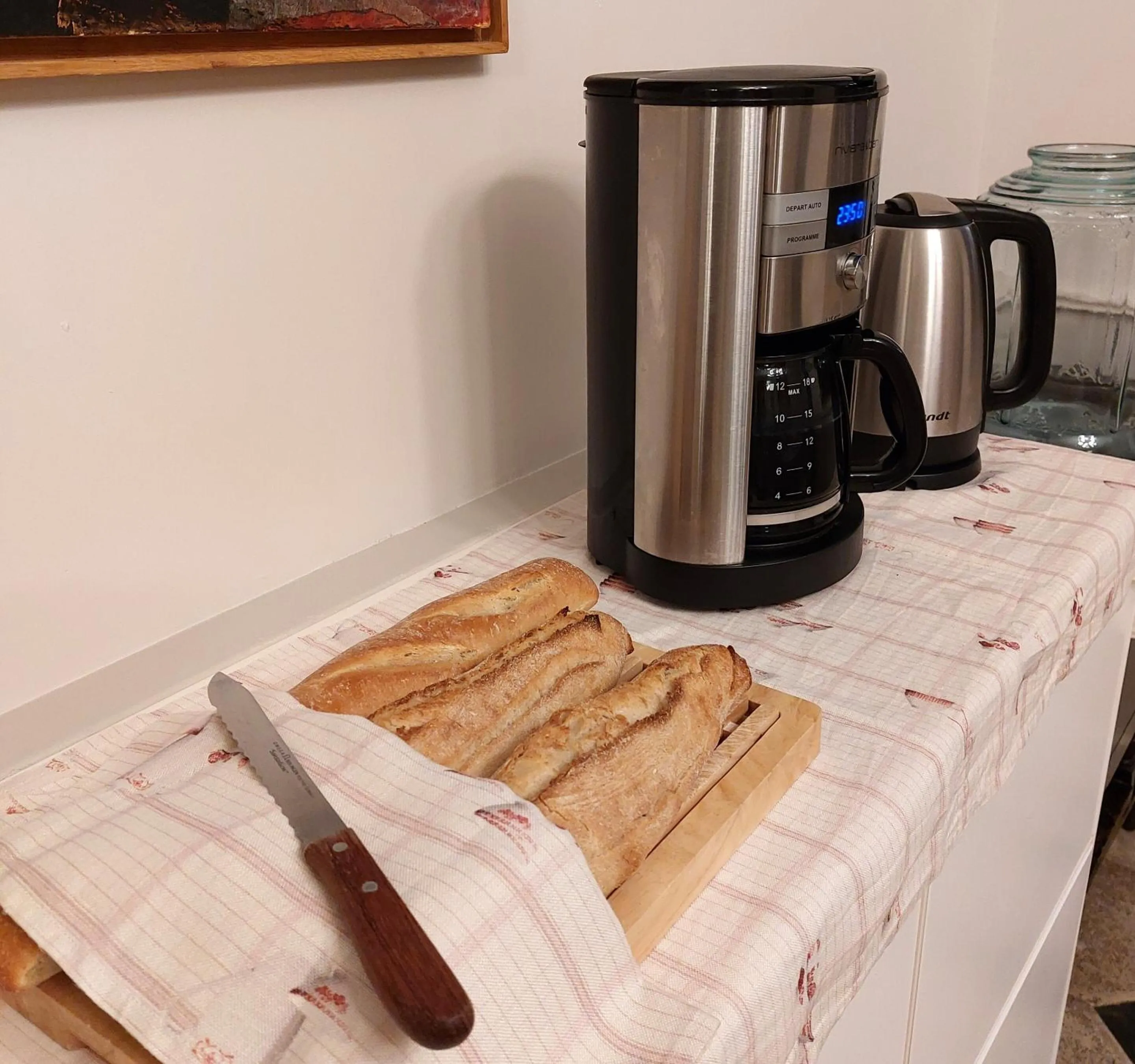 Breakfast in LES JACQUEMARTS NORMANDS Maison d'hôtes - Guesthouse