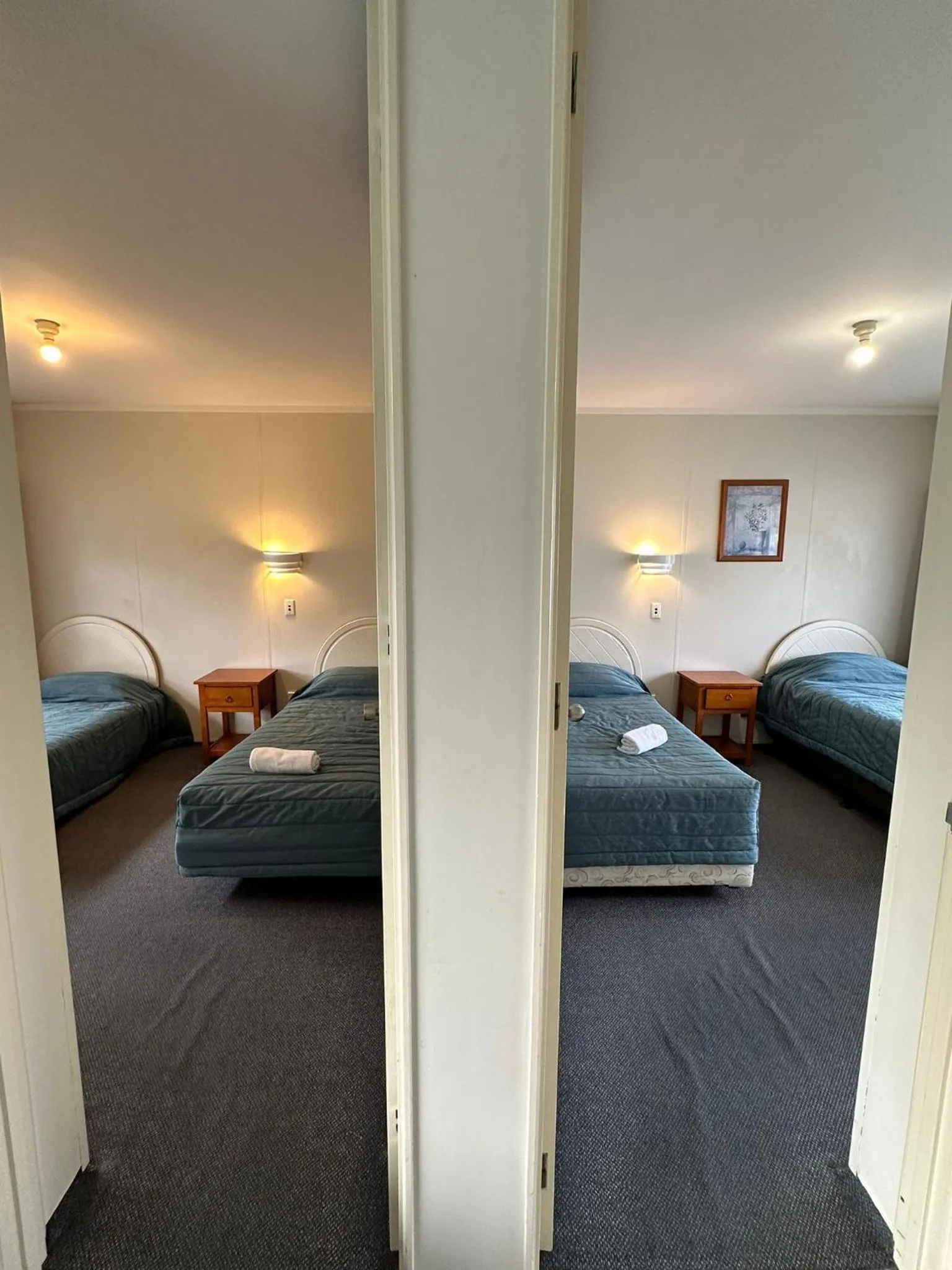 Bed in Airport Westney Lodge