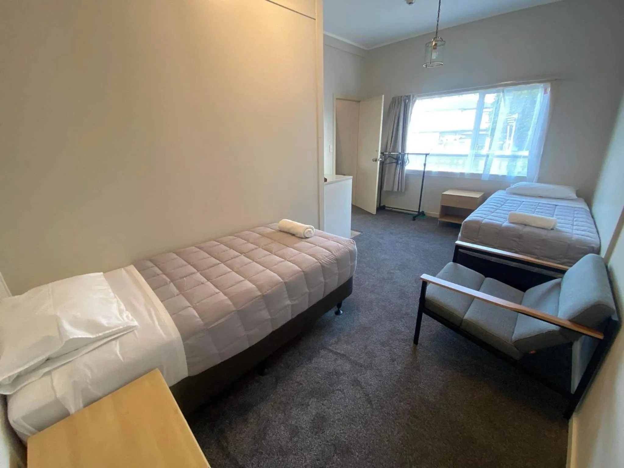 Bed in Airport Westney Lodge