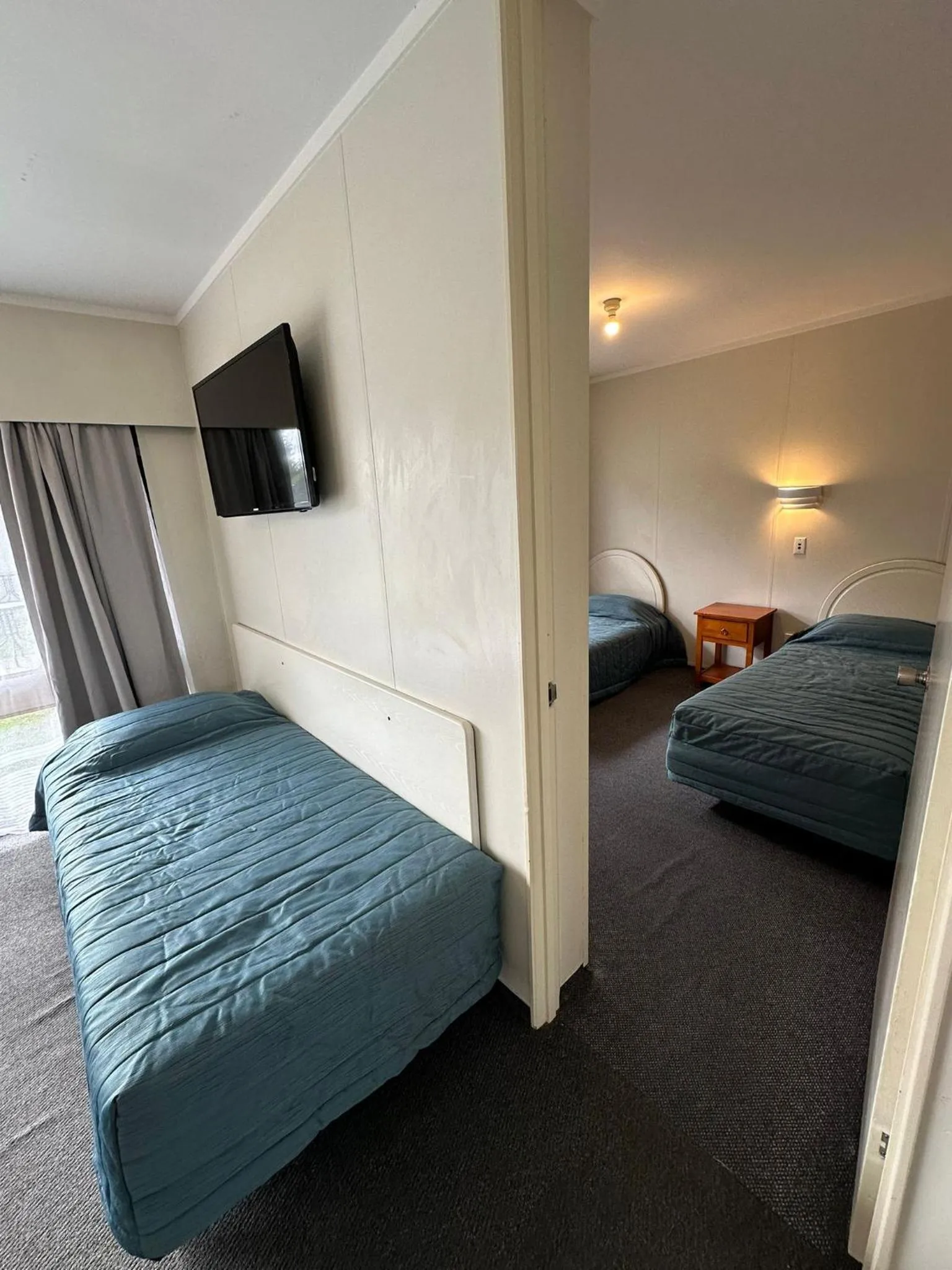 Bed in Airport Westney Lodge