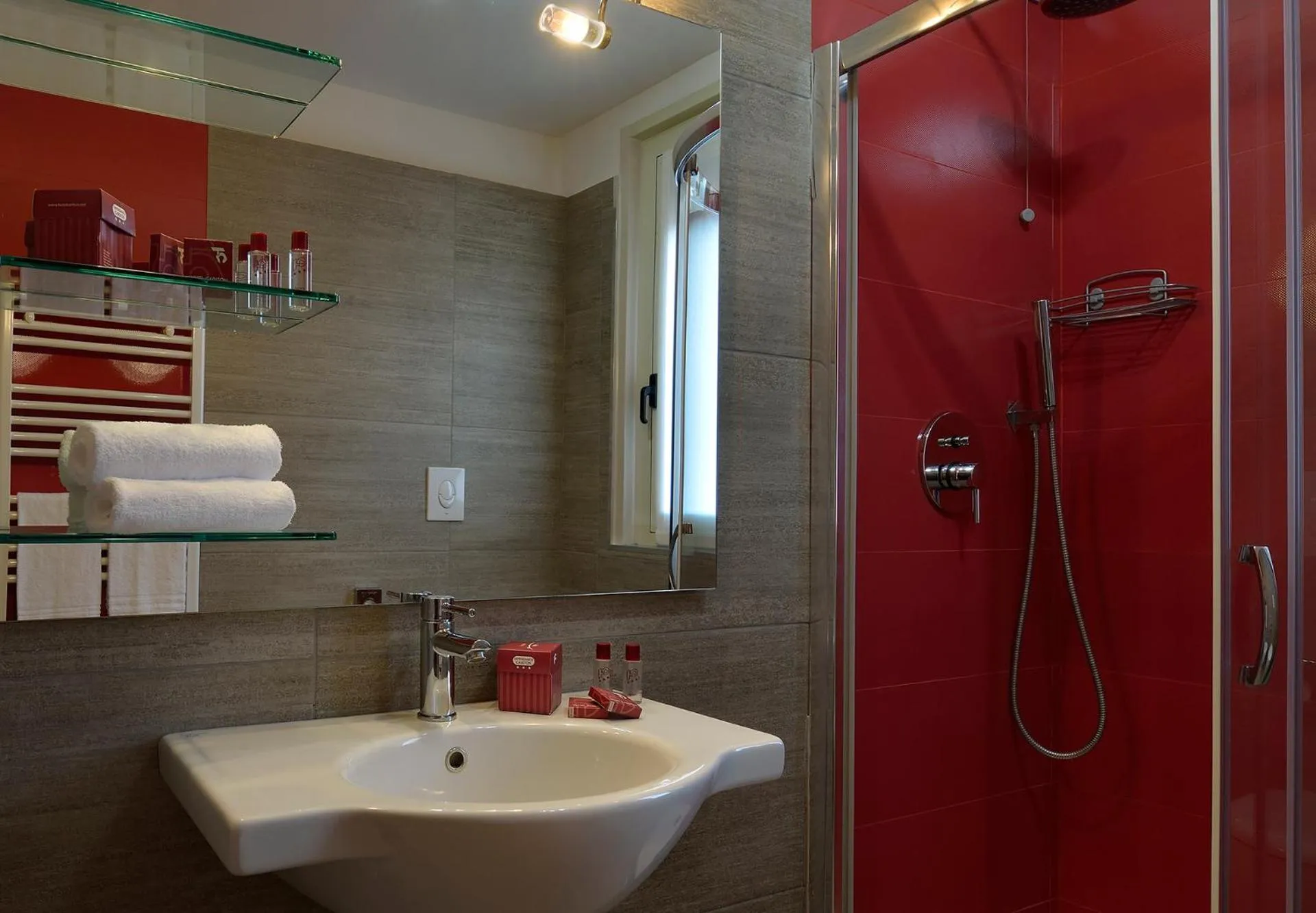 Bathroom in Hotel Carlton