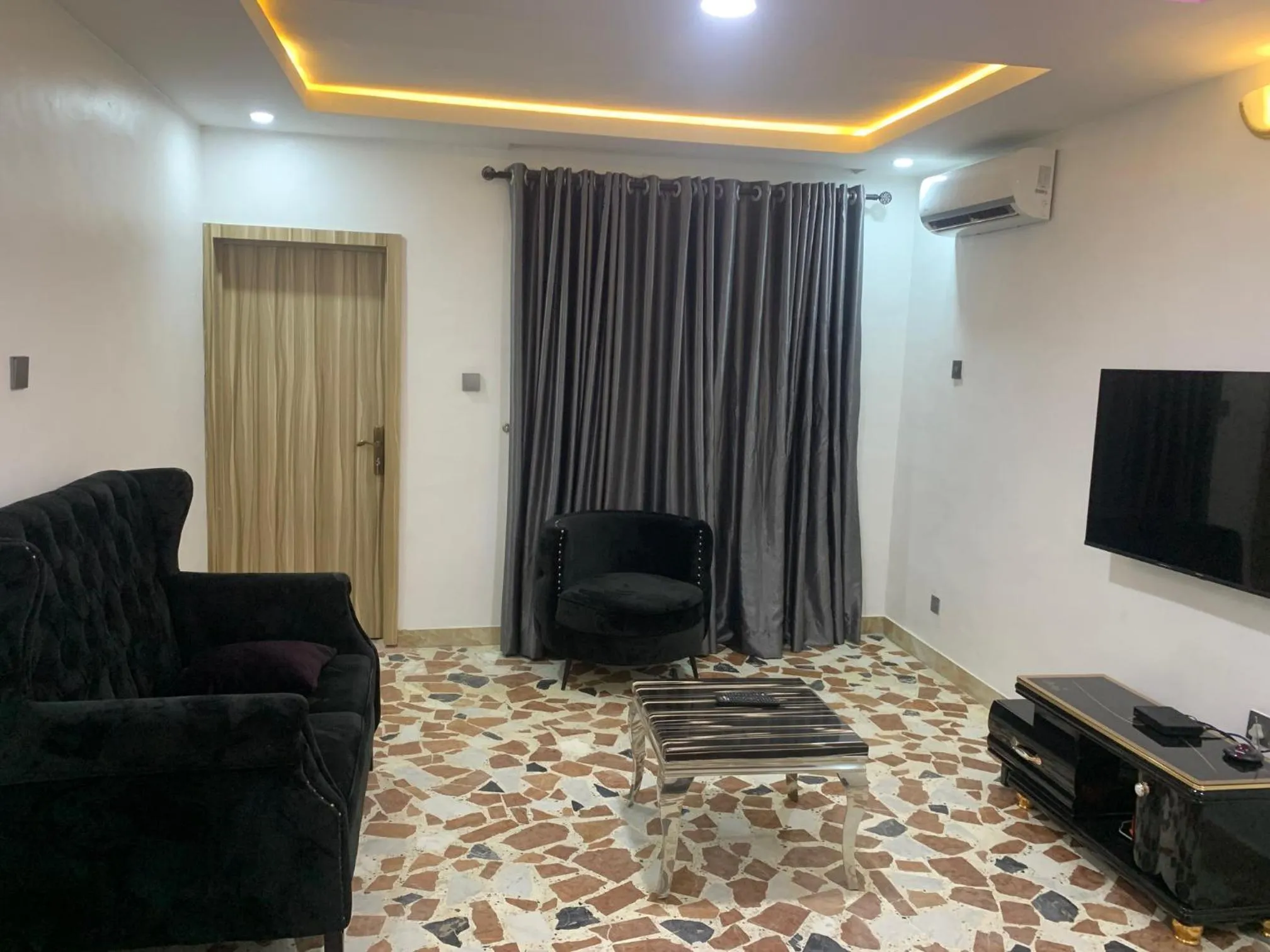 Weena Hotel & Resort