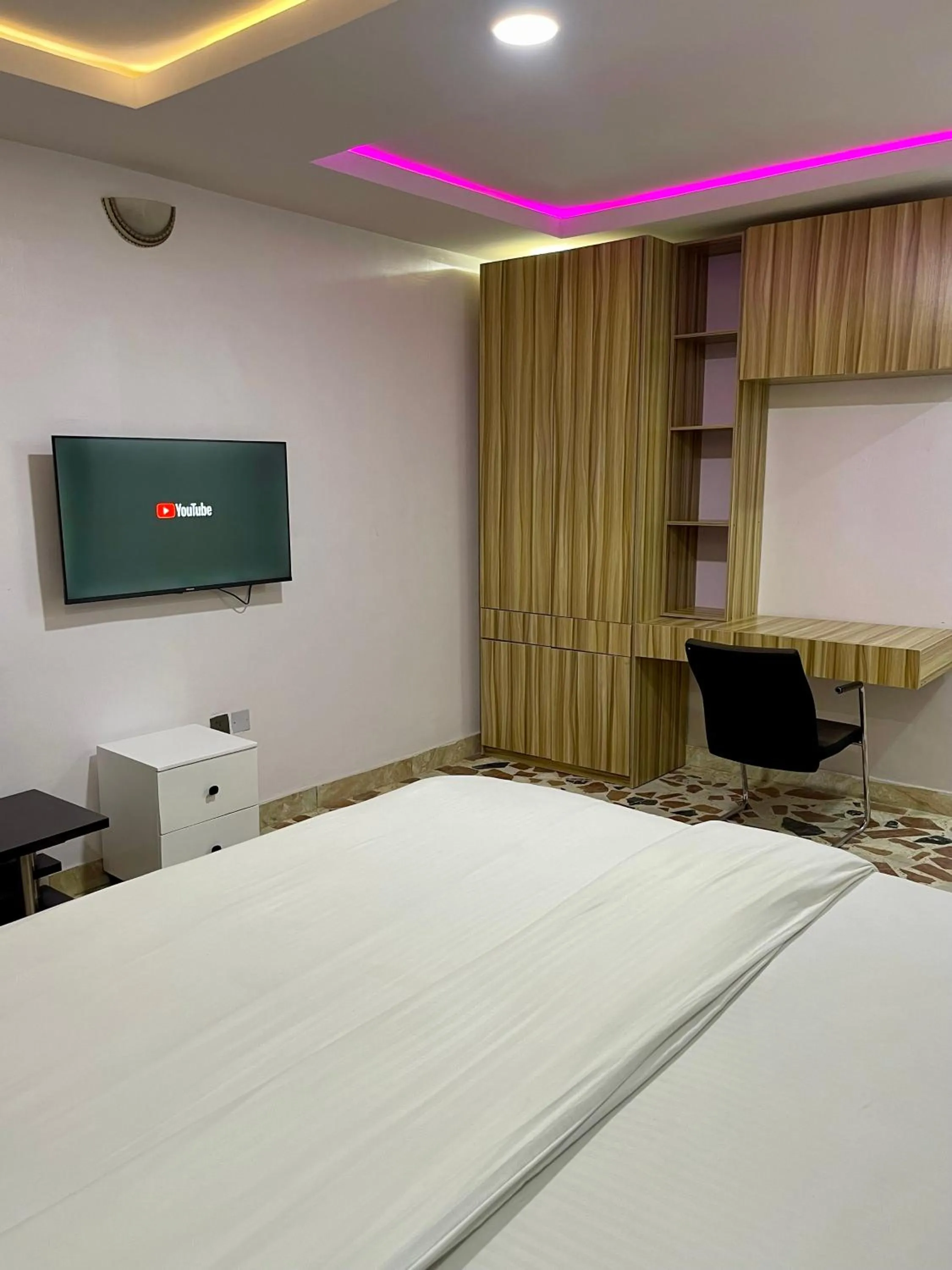 Weena Hotel & Resort