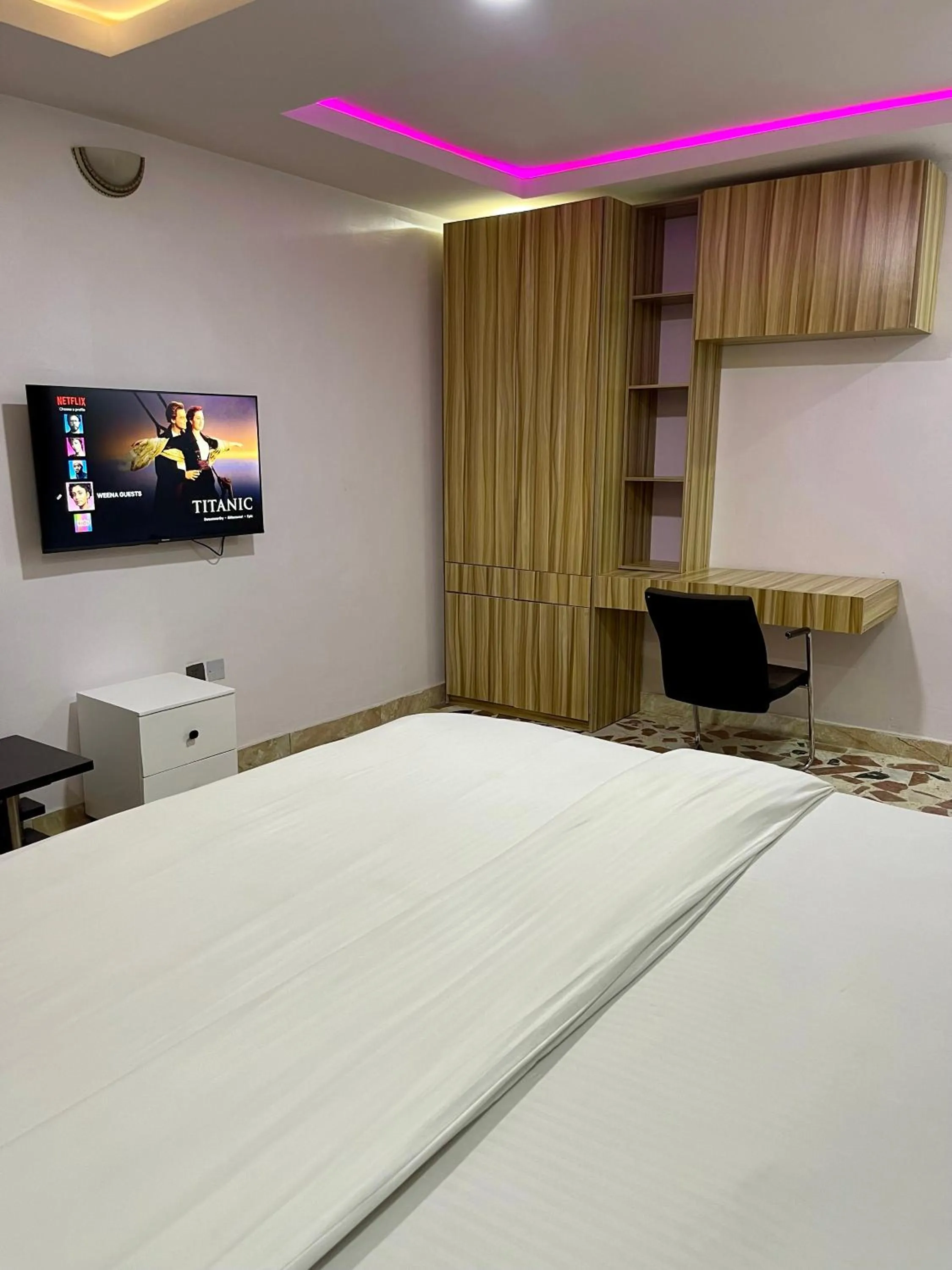 Weena Hotel & Resort