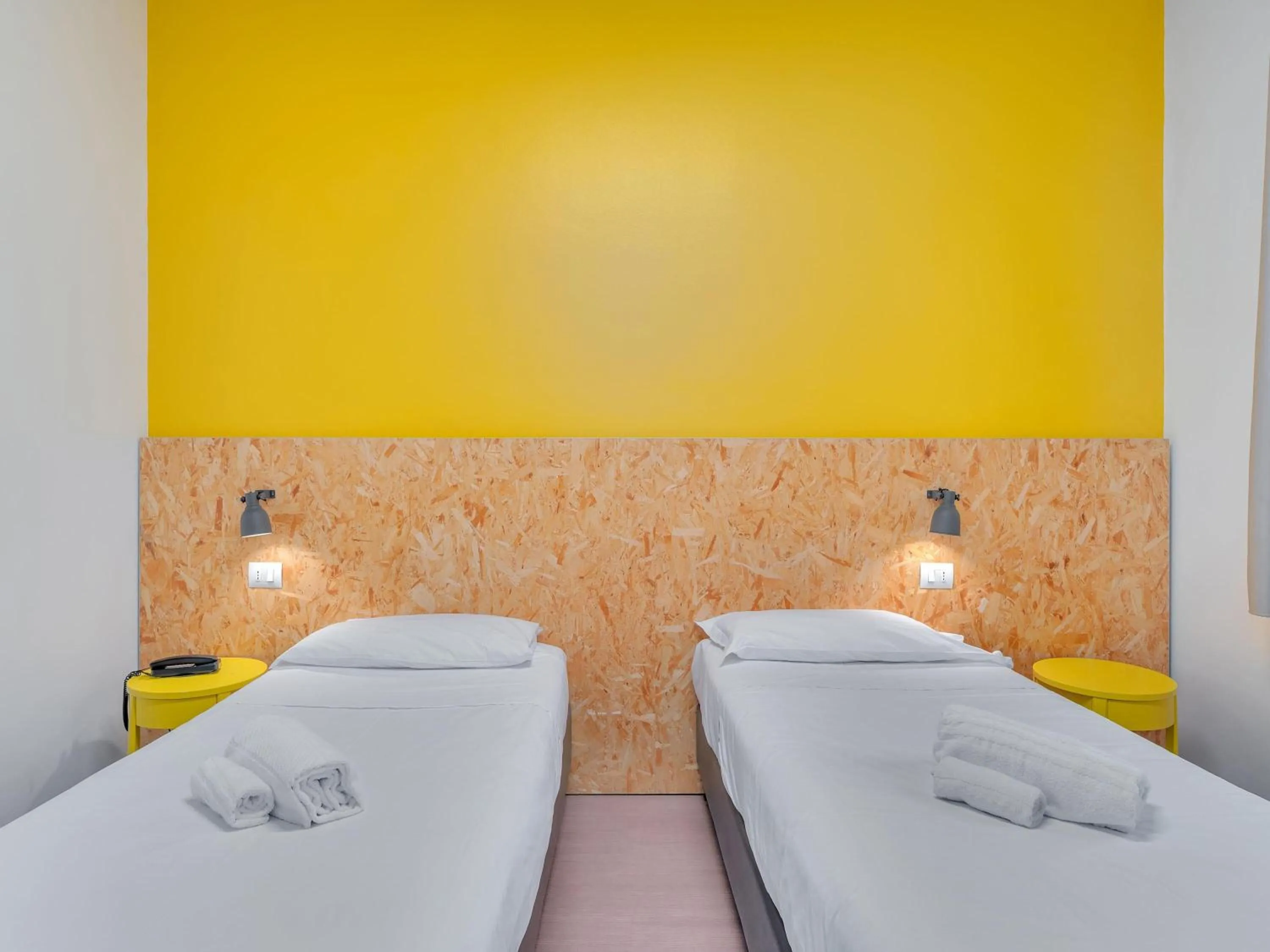 Bathroom, Bed in B&B HOTEL Milano Ornato