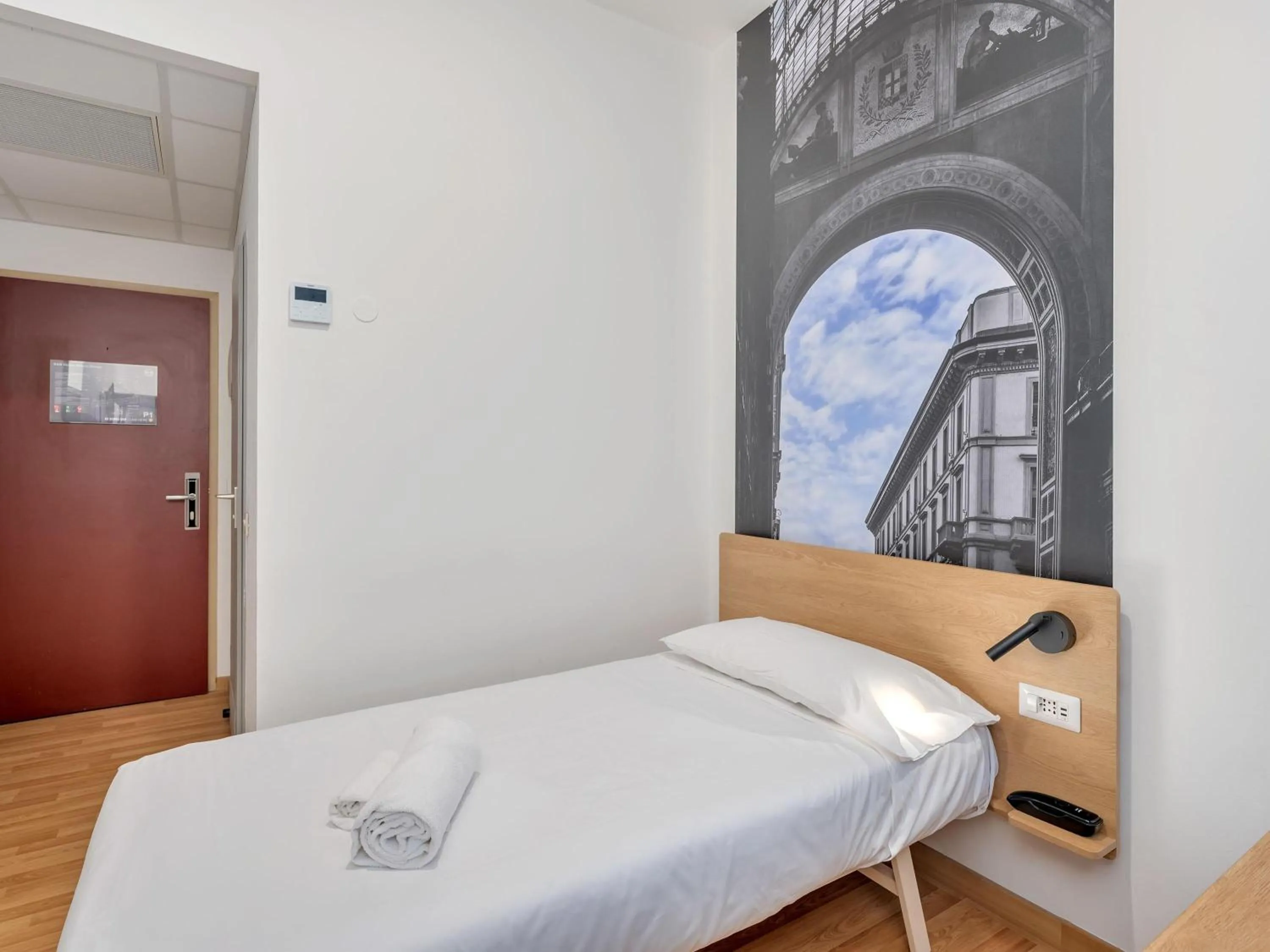 Photo of the whole room, Bed in B&B HOTEL Milano Ornato