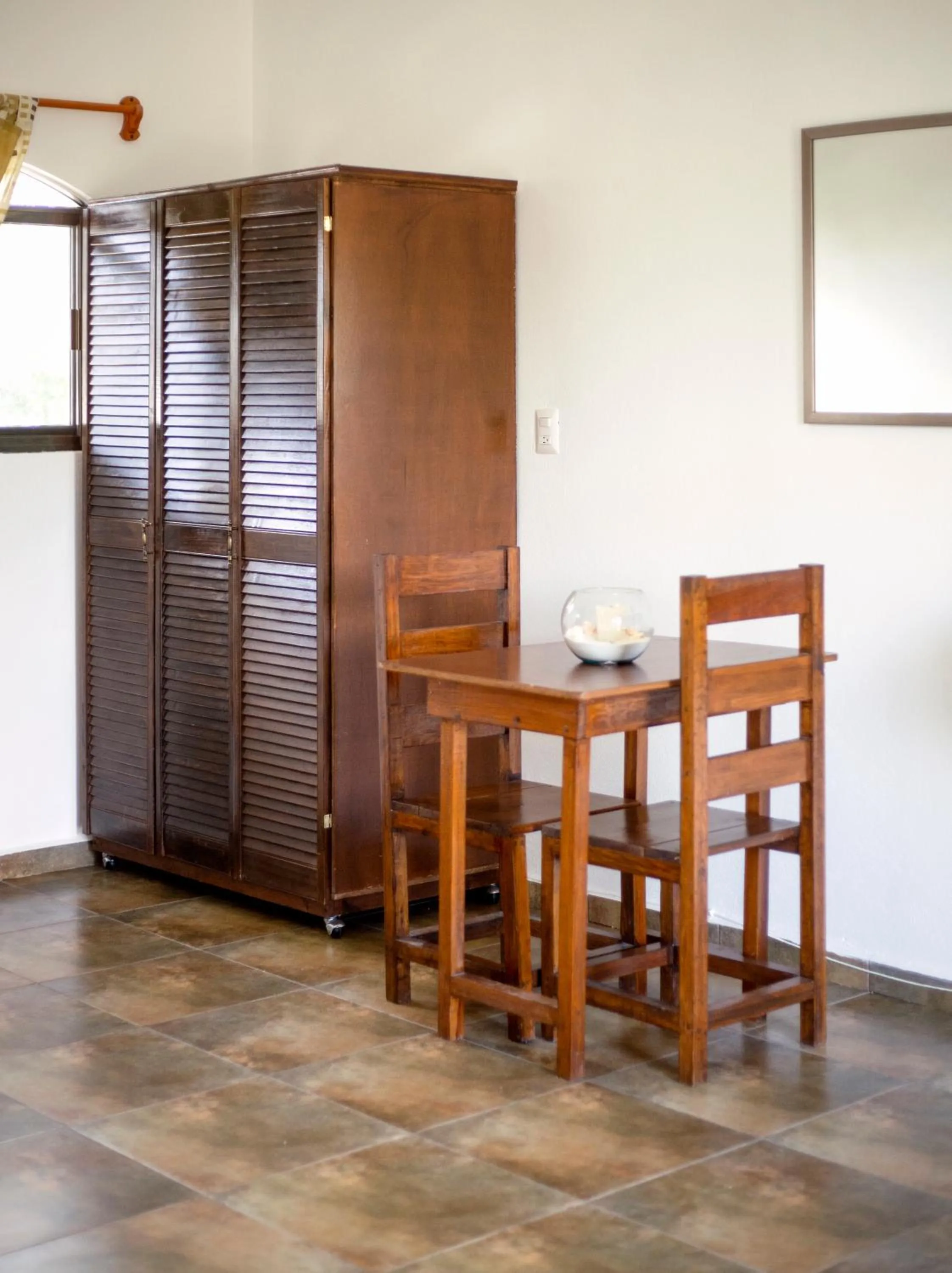 wardrobe in hotel stella maris tulum
