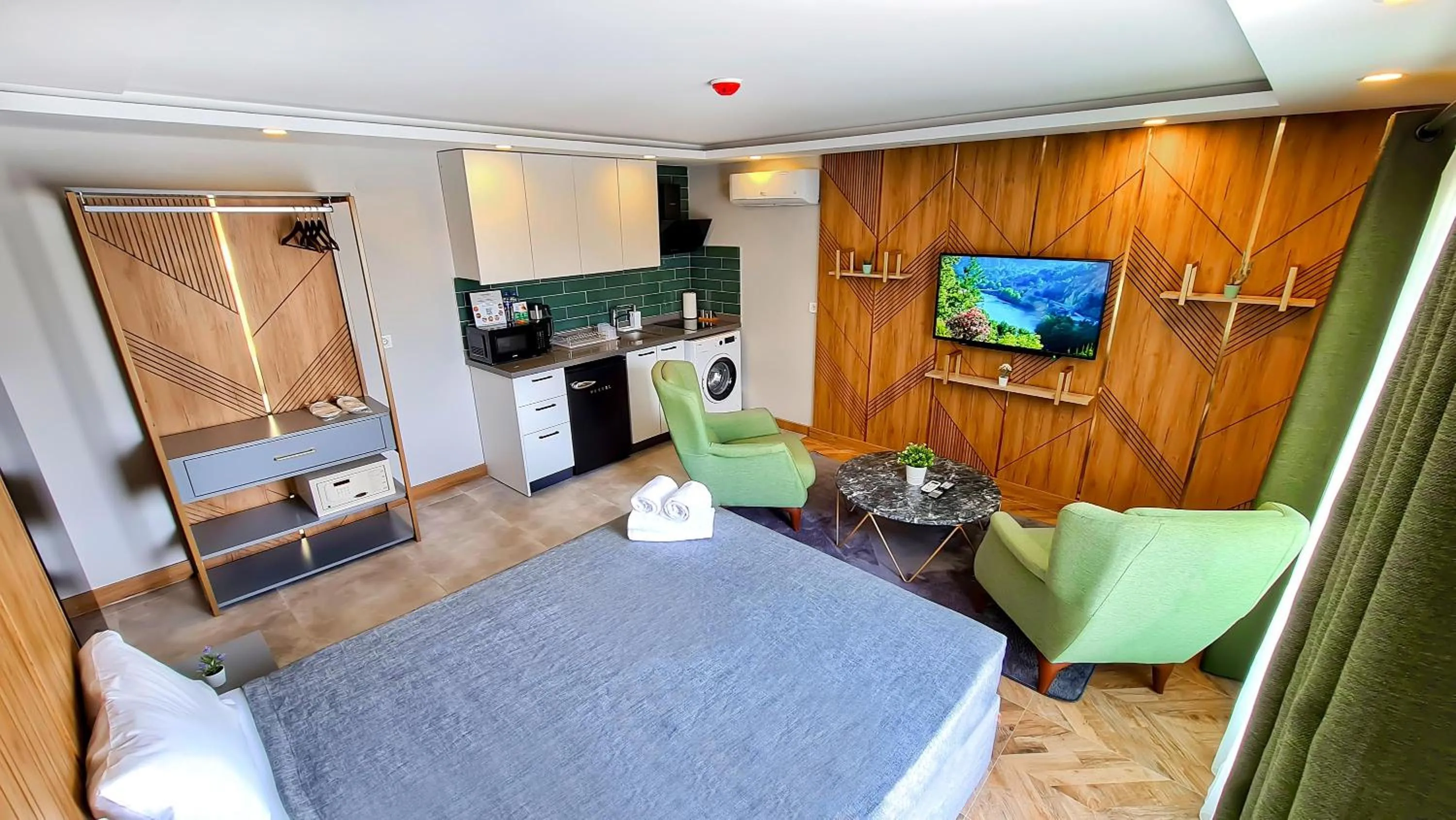 Kitchen or kitchenette, Bed in Letstay Sweet Home Mint