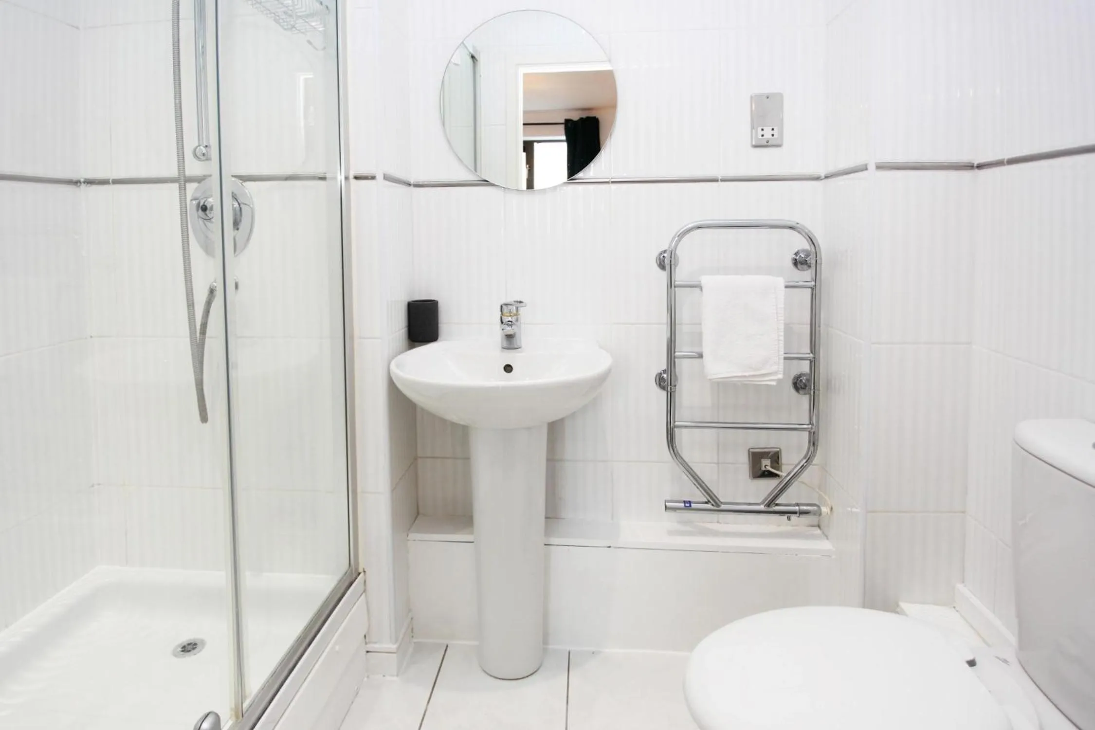 Bathroom in Albion Street Apartments