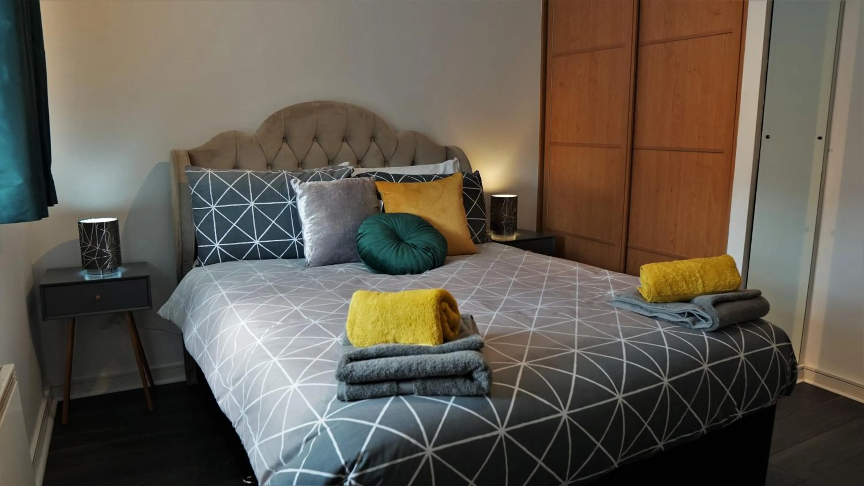 Bed in Albion Street Apartments