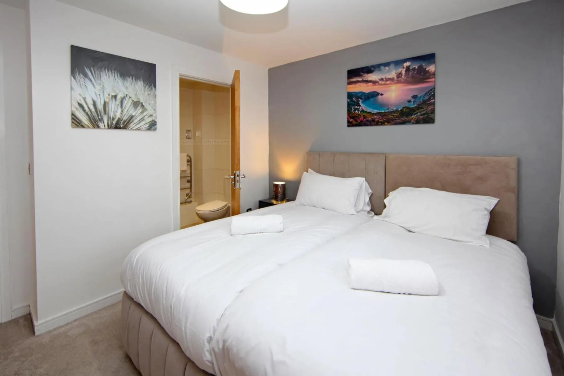 Bedroom, Bed in Albion Street Apartments