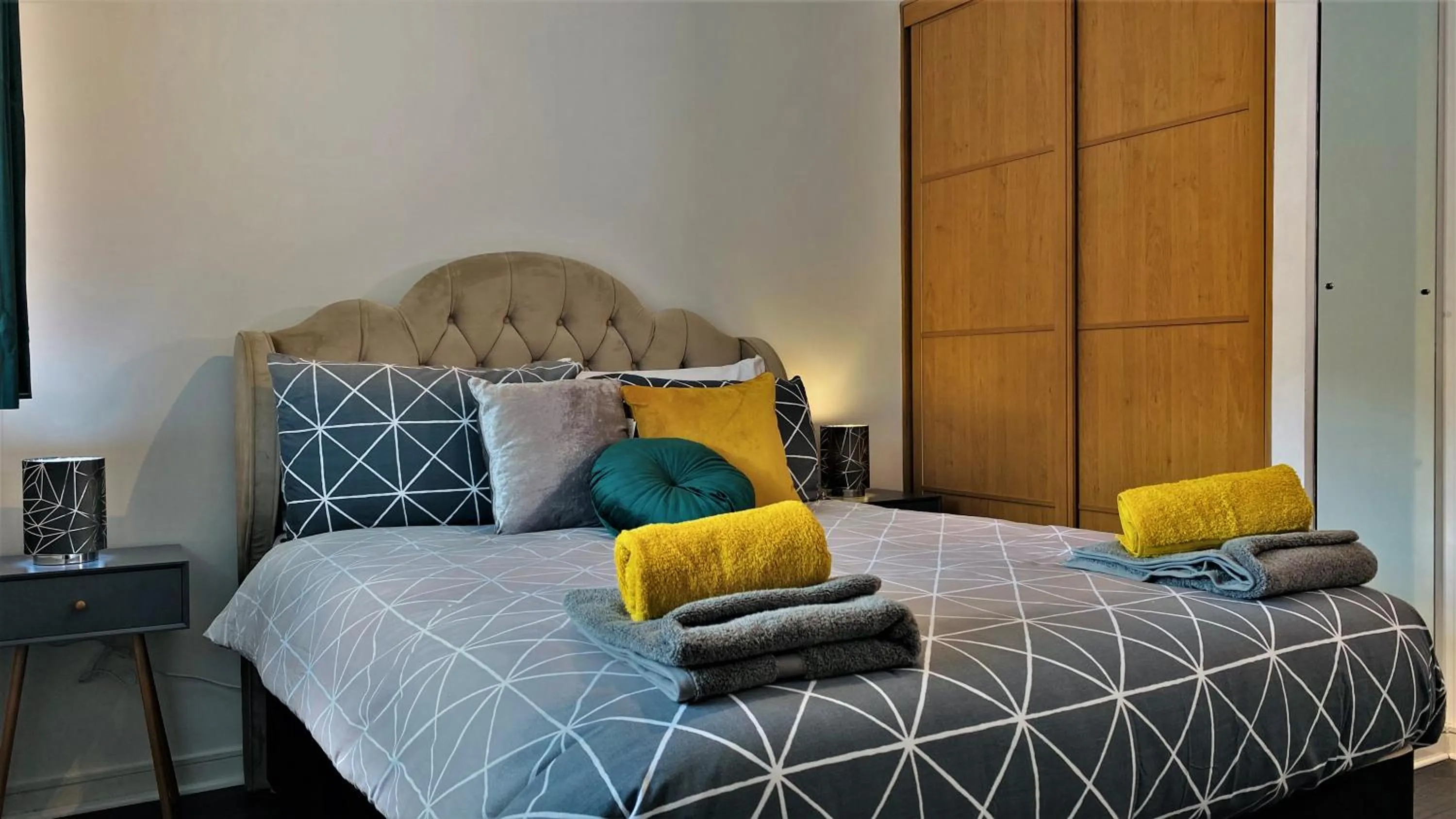 Bed in Albion Street Apartments