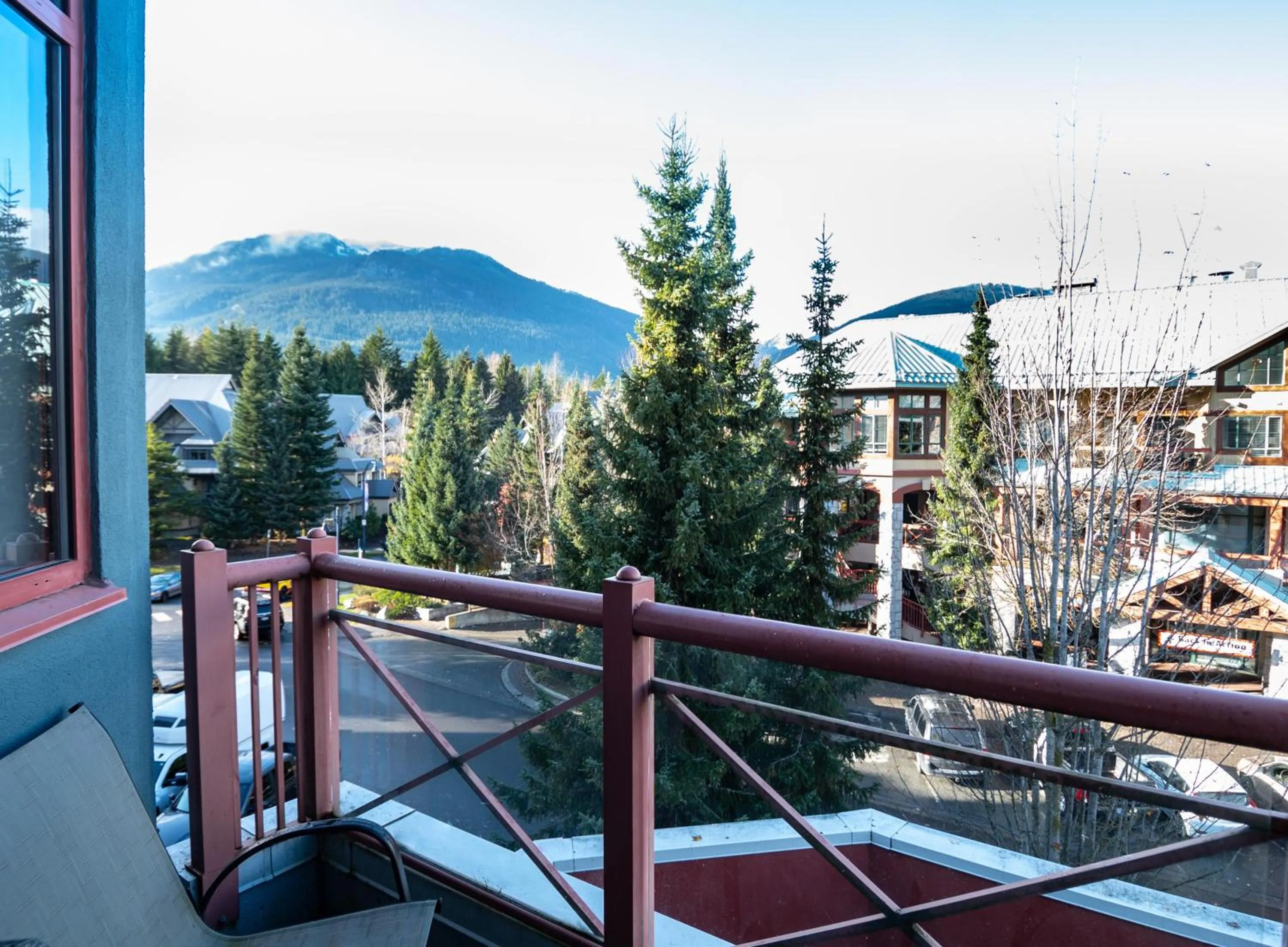 Alpenglow Lodge Family & Work Retreat by MVA