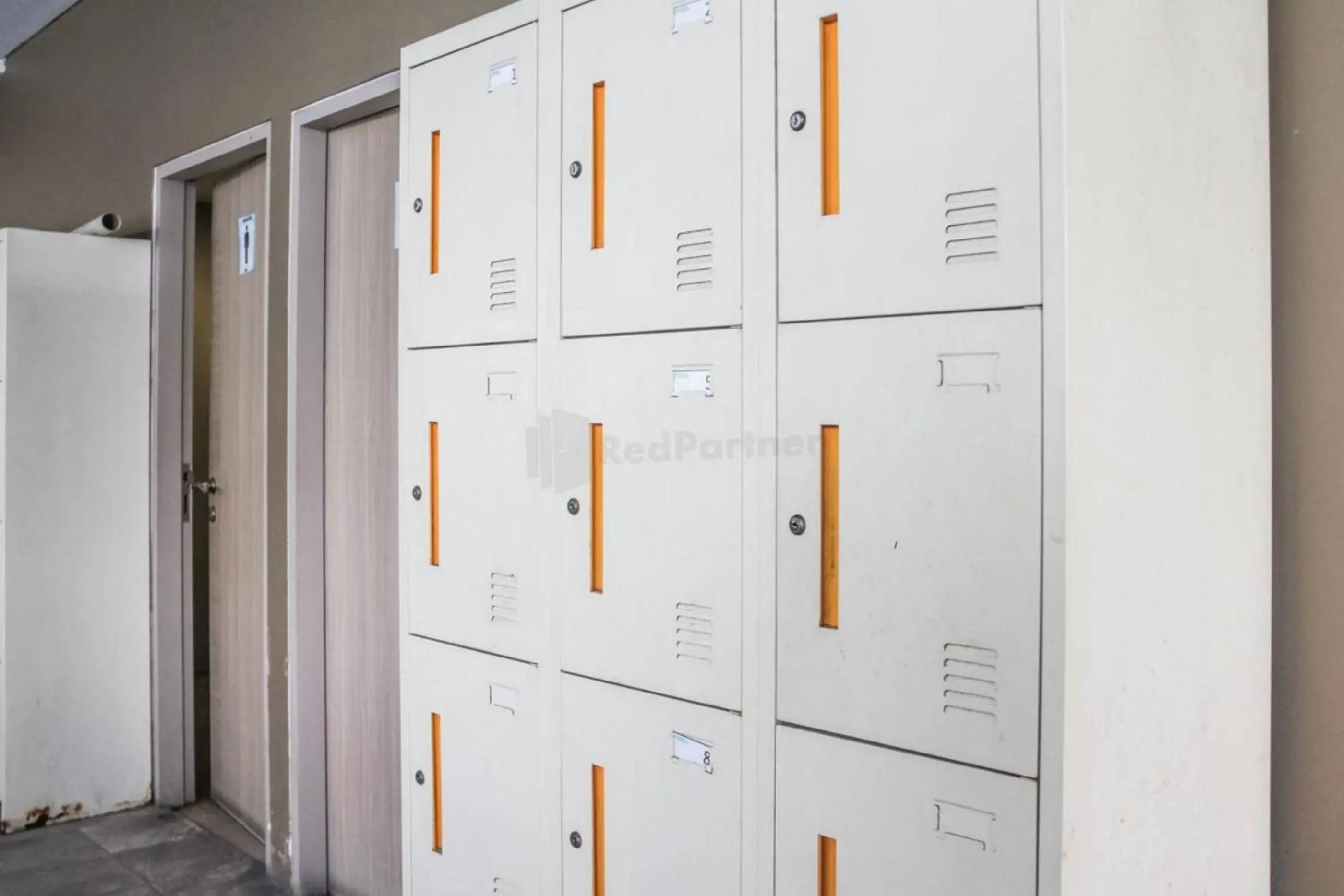 Property building in RedLiving Apartemen Paradise Mansion - Gunawan Property building in RedLiving Apartemen Paradise Mansion - Gunawan