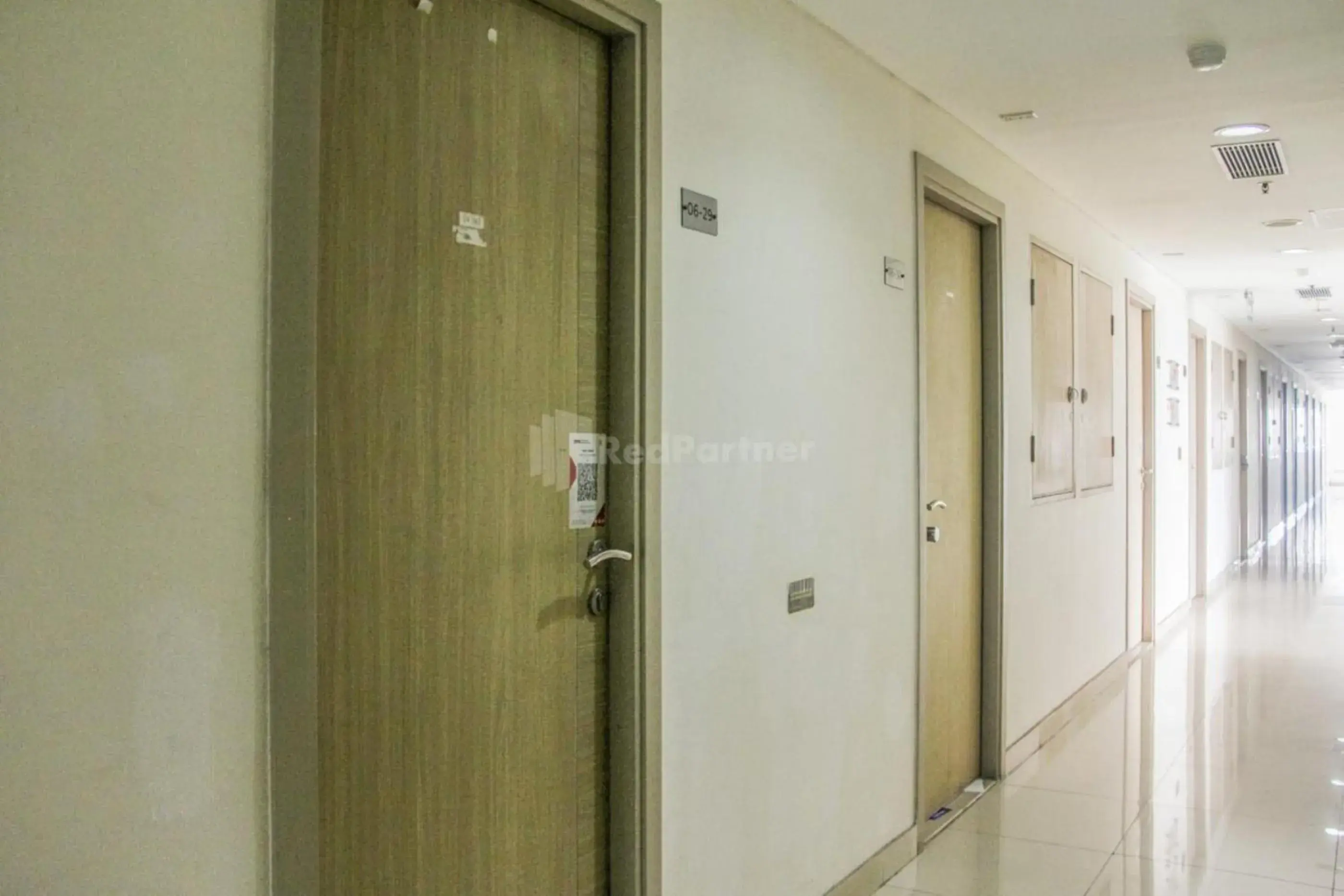 Property building in RedLiving Apartemen Paradise Mansion - Gunawan Property building in RedLiving Apartemen Paradise Mansion - Gunawan