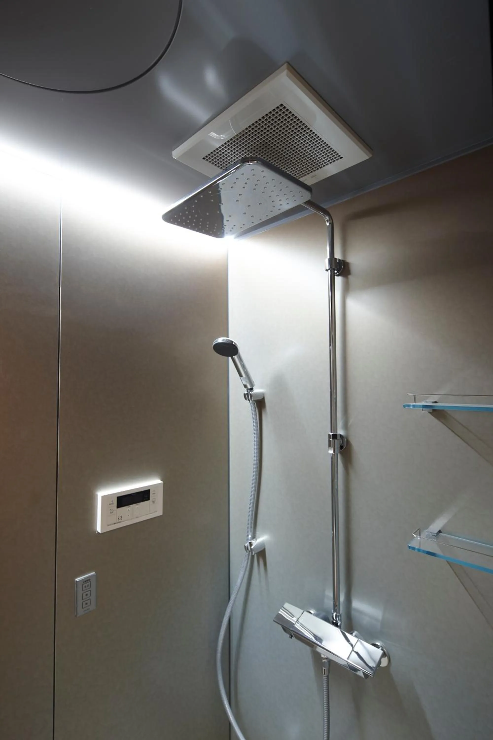 Shower in COCOSHUKU AKASAKA Premium