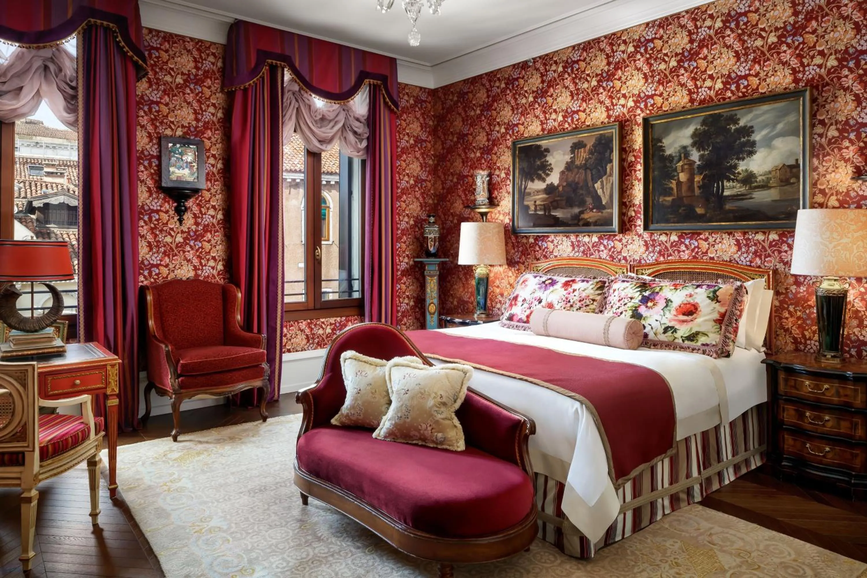 Photo of the whole room, Bed in The Gritti Palace, a Luxury Collection Hotel, Venice