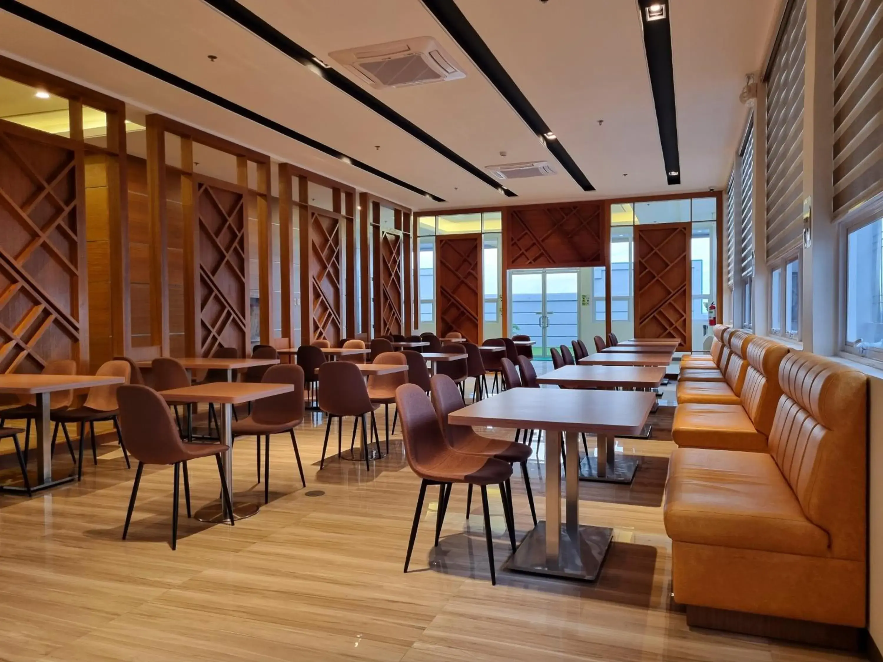 Restaurant/places to eat in ALVEA HOTEL Restaurant/places to eat in ALVEA HOTEL