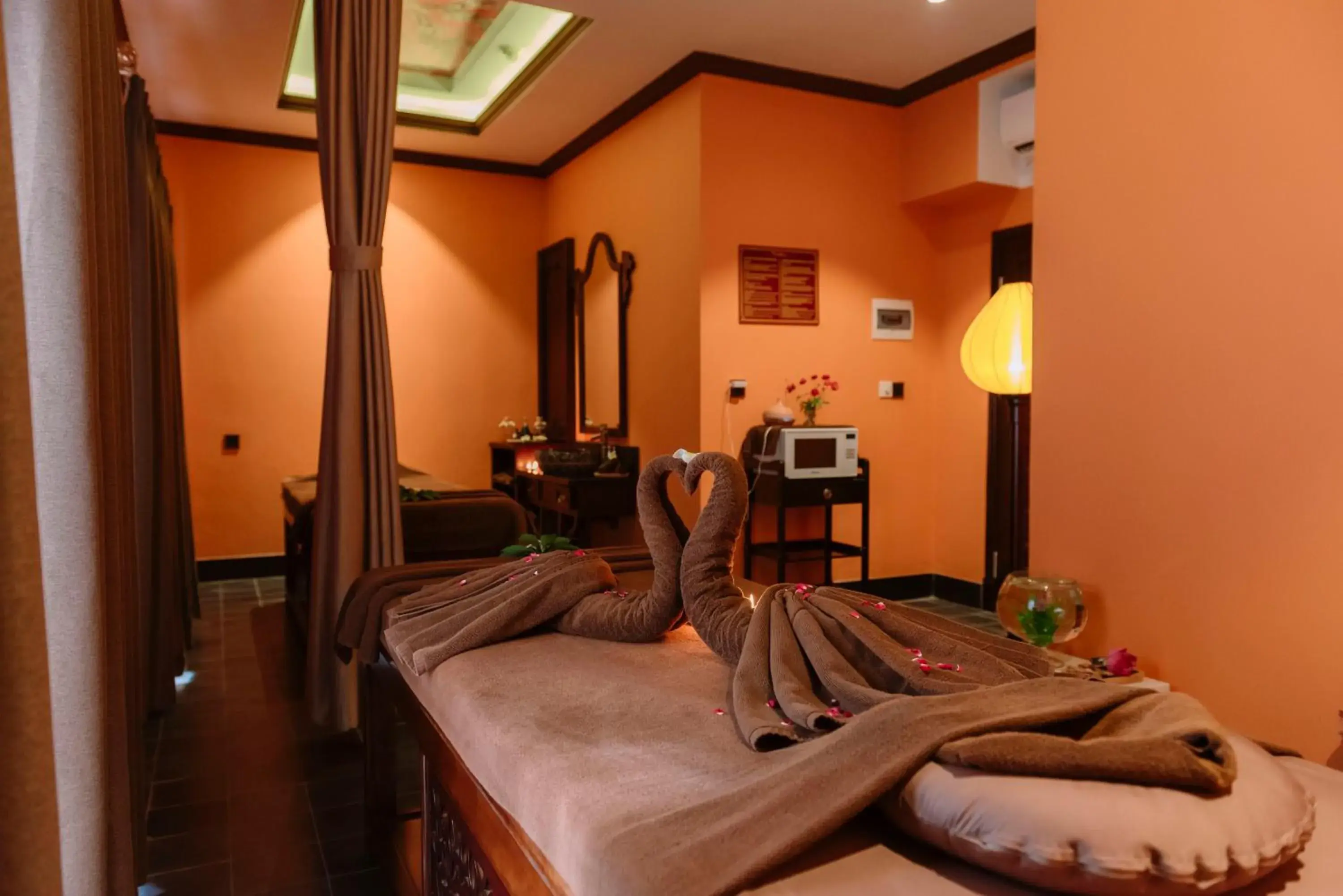 Property building, Bed in Spatel d'Annam - Imperial Boutique Spa & Hotel Property building, Bed in Spatel d'Annam - Imperial Boutique Spa & Hotel