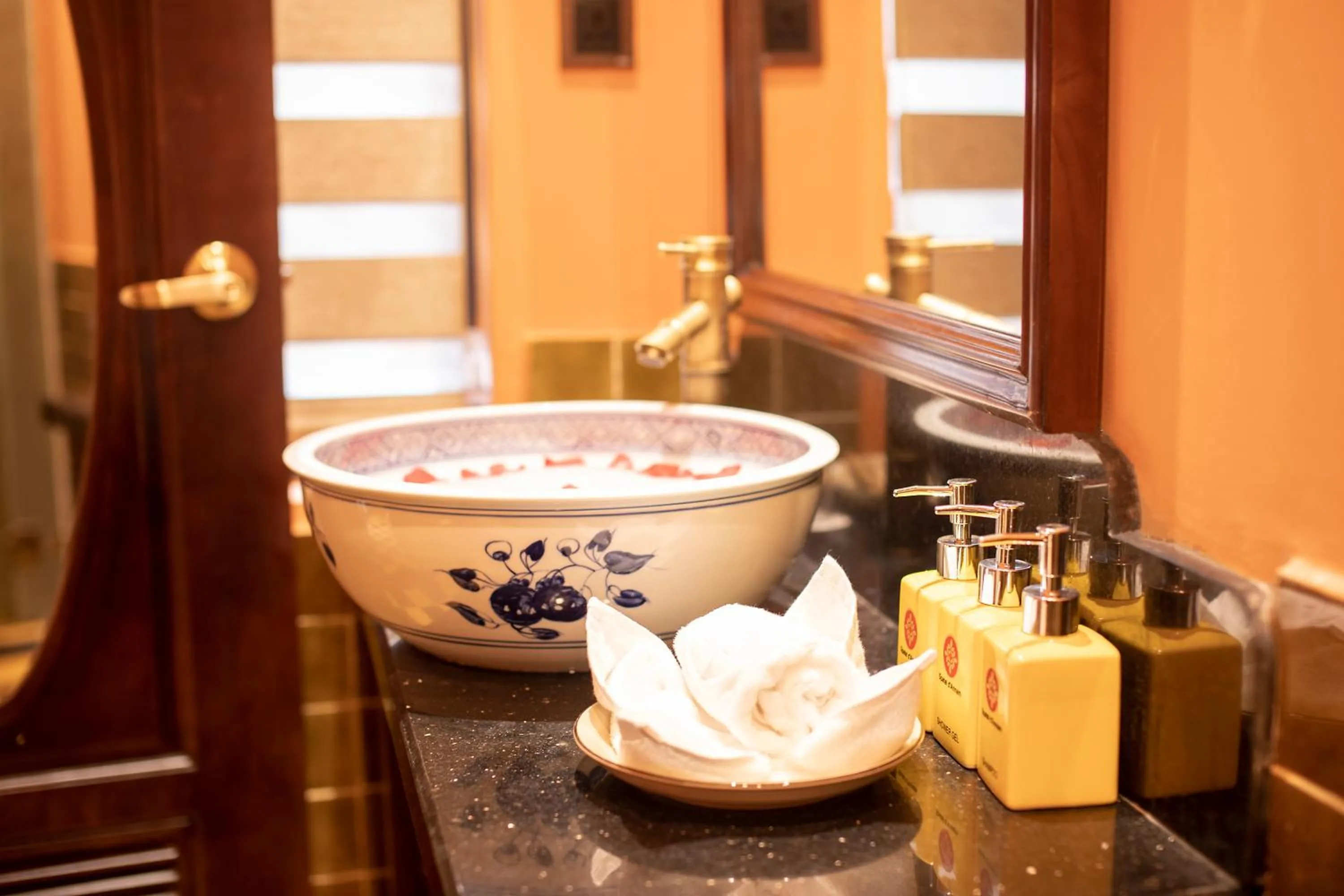 Bathroom in Spatel d'Annam - Imperial Boutique Spa & Hotel