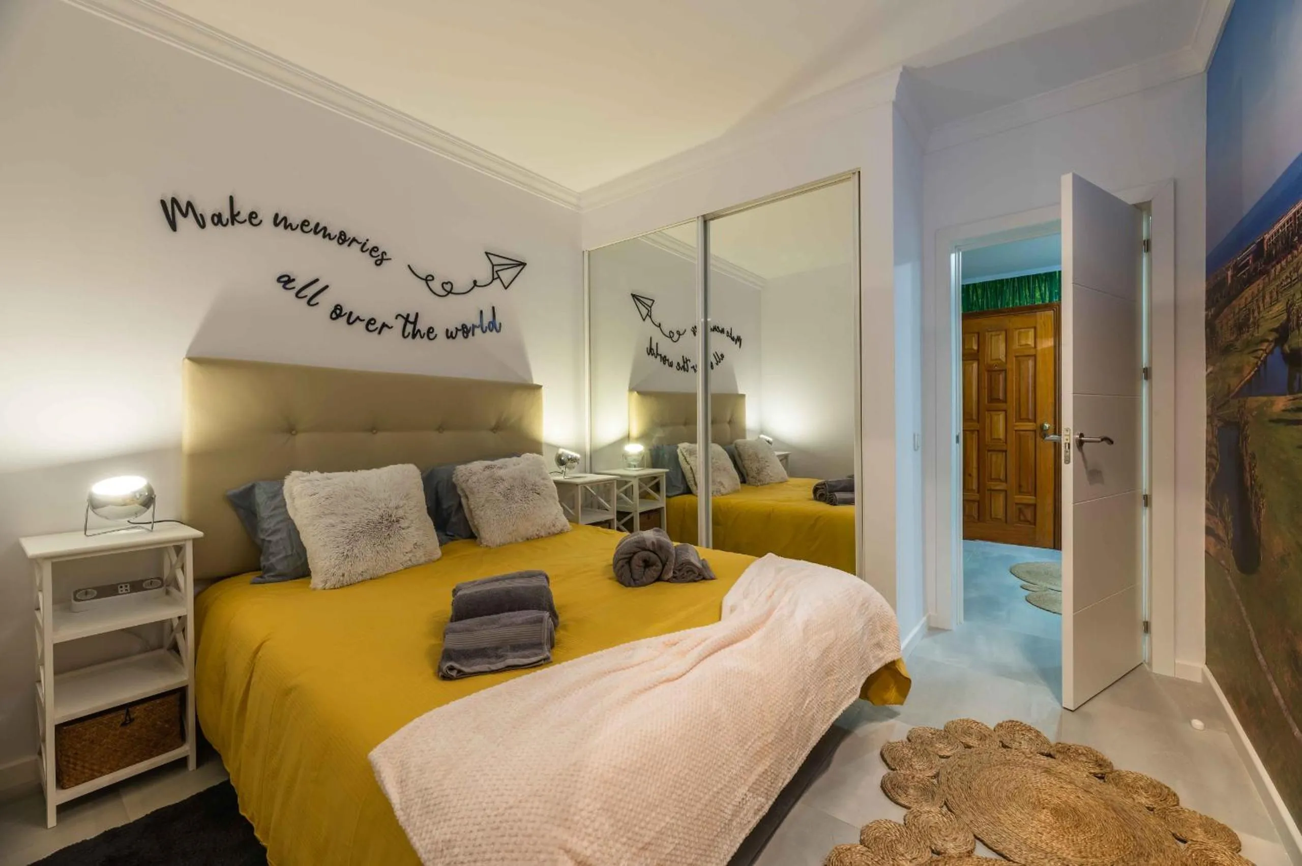 Bed in Salgados 2-Bedroom Apartment - 900m from the Beach - Wifi